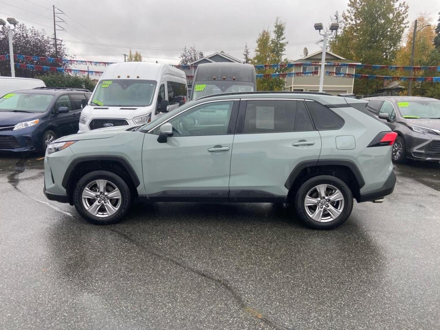 2022 GRAY TOYOTA RAV4 XLE XLE (2T3P1RFV4NW) with an 2.5L engine, Automatic transmission, located at 929 East 8th Ave, Anchorage, AK, 99501, (907) 274-2277, 61.214783, -149.866074 - Photo#1