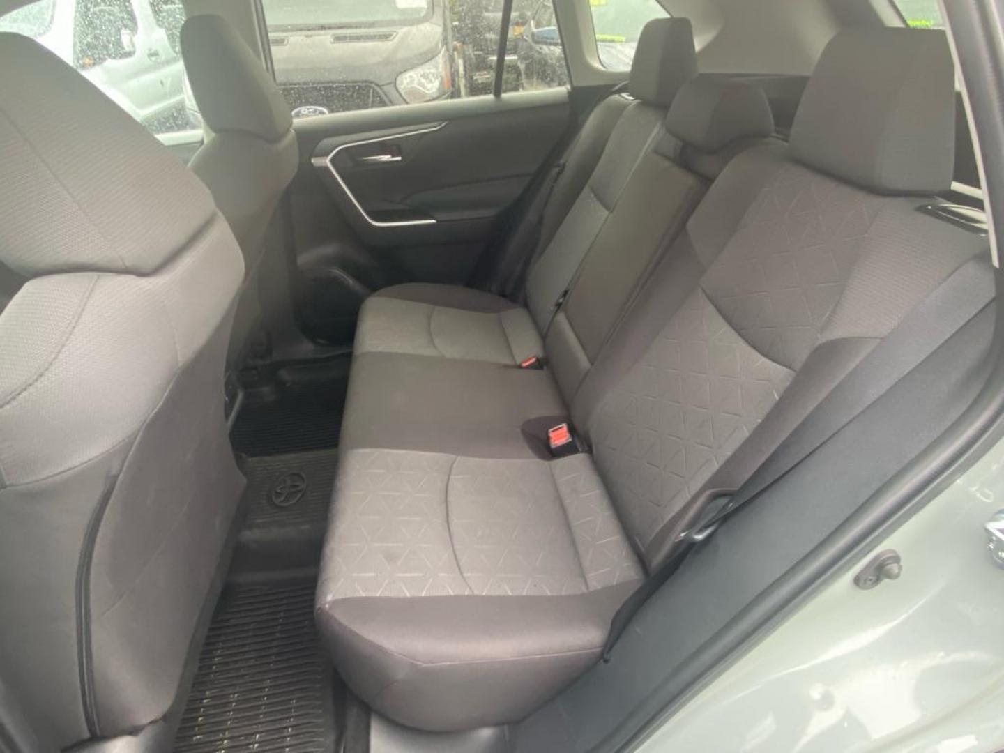 2022 GRAY TOYOTA RAV4 XLE XLE (2T3P1RFV4NW) with an 2.5L engine, Automatic transmission, located at 929 East 8th Ave, Anchorage, AK, 99501, (907) 274-2277, 61.214783, -149.866074 - Photo#3