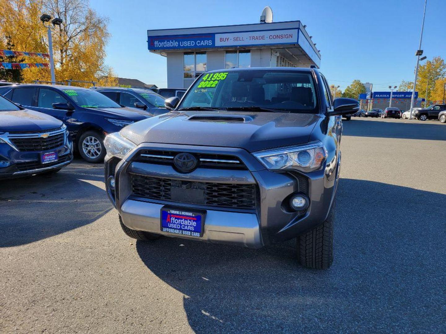 2022 GRAY TOYOTA 4RUNNER SR5 SR5 PREMIUM (JTERU5JR4N6) with an 4.0L engine, Automatic transmission, located at 929 East 8th Ave, Anchorage, AK, 99501, (907) 274-2277, 61.214783, -149.866074 - Photo#0