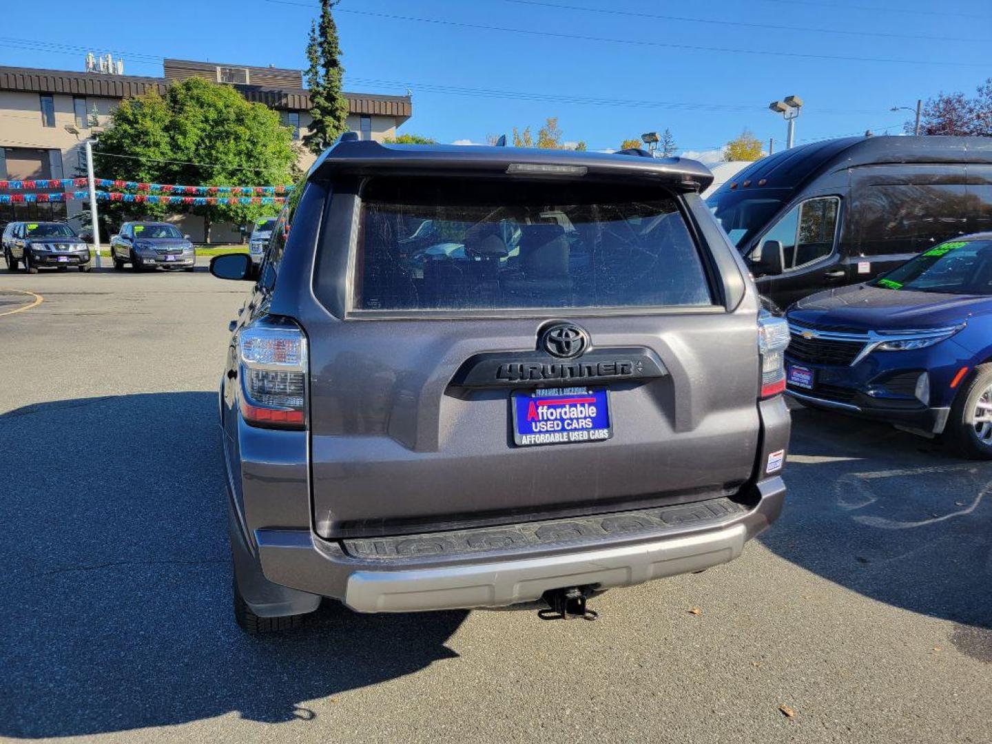 2022 GRAY TOYOTA 4RUNNER SR5 SR5 PREMIUM (JTERU5JR4N6) with an 4.0L engine, Automatic transmission, located at 929 East 8th Ave, Anchorage, AK, 99501, (907) 274-2277, 61.214783, -149.866074 - Photo#2