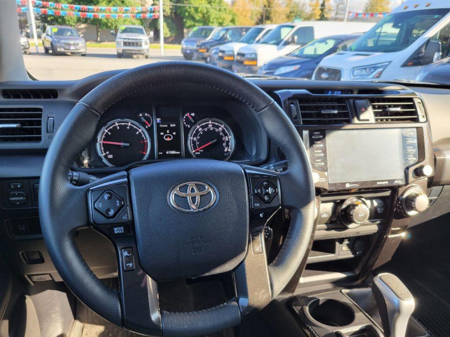 2022 GRAY TOYOTA 4RUNNER SR5 SR5 PREMIUM (JTERU5JR4N6) with an 4.0L engine, Automatic transmission, located at 929 East 8th Ave, Anchorage, AK, 99501, (907) 274-2277, 61.214783, -149.866074 - Photo#4