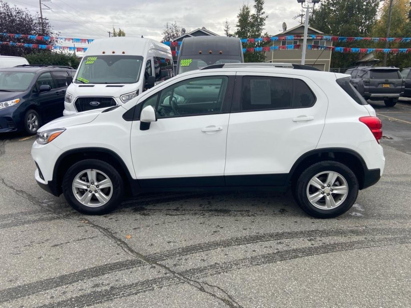 2021 WHITE CHEVROLET TRAX 1LT (KL7CJPSM0MB) with an 1.4L engine, Automatic transmission, located at 929 East 8th Ave, Anchorage, AK, 99501, (907) 274-2277, 61.214783, -149.866074 - Photo#1