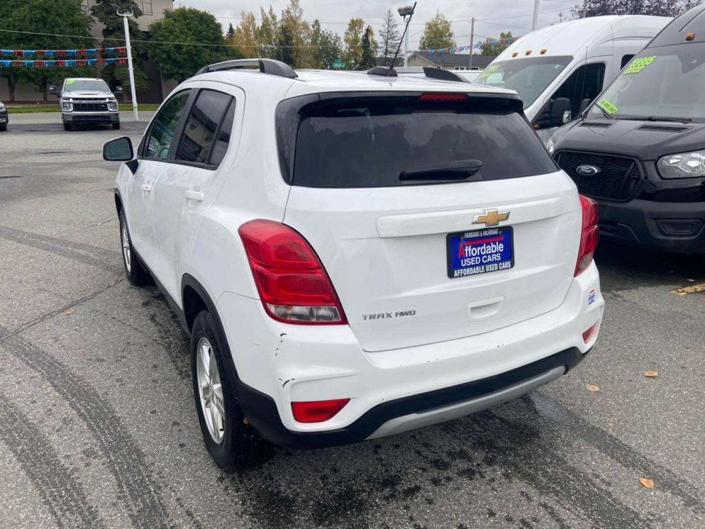 2021 WHITE CHEVROLET TRAX 1LT (KL7CJPSM0MB) with an 1.4L engine, Automatic transmission, located at 929 East 8th Ave, Anchorage, AK, 99501, (907) 274-2277, 61.214783, -149.866074 - Photo#2