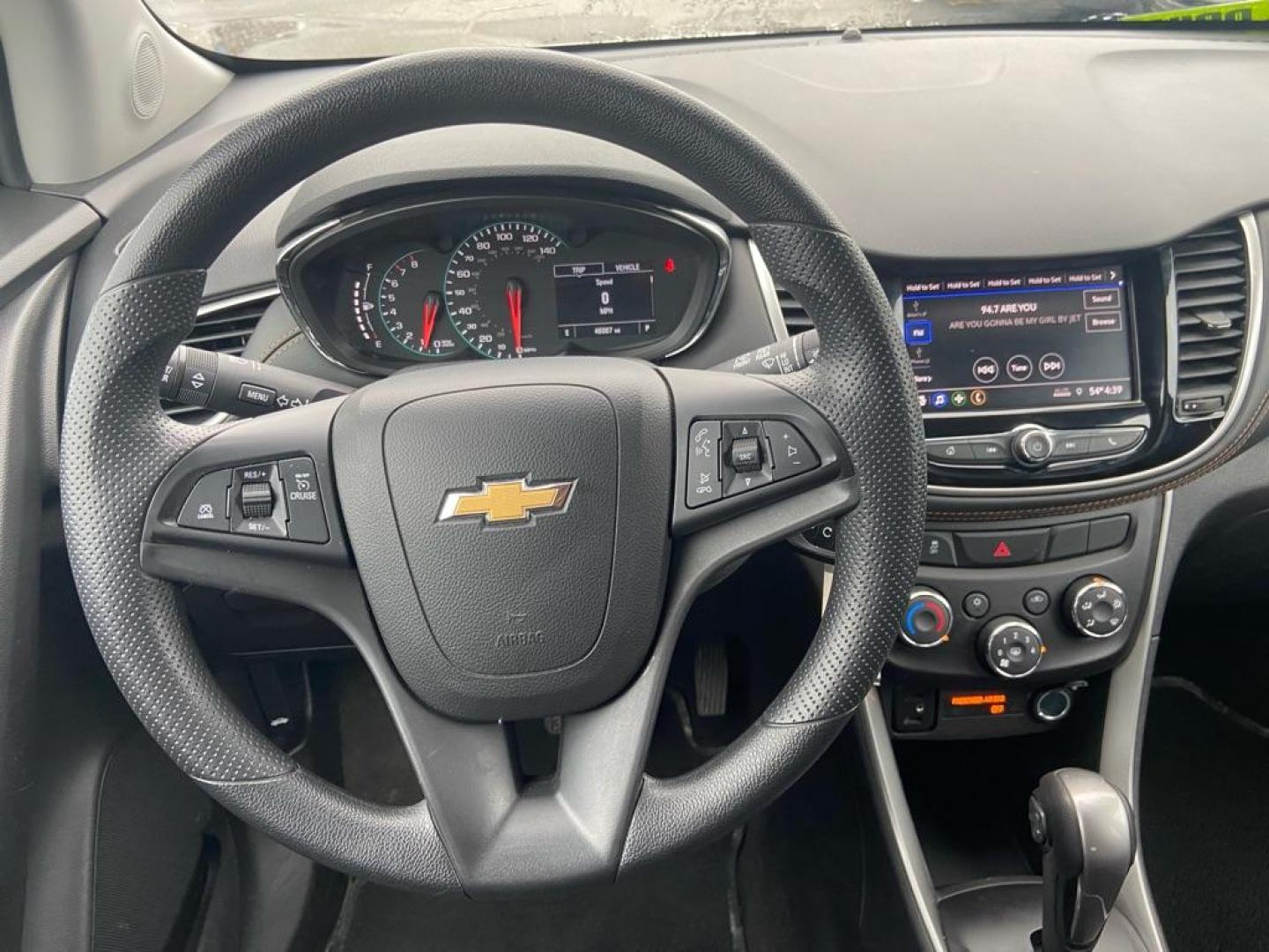 2021 WHITE CHEVROLET TRAX 1LT (KL7CJPSM0MB) with an 1.4L engine, Automatic transmission, located at 929 East 8th Ave, Anchorage, AK, 99501, (907) 274-2277, 61.214783, -149.866074 - Photo#4