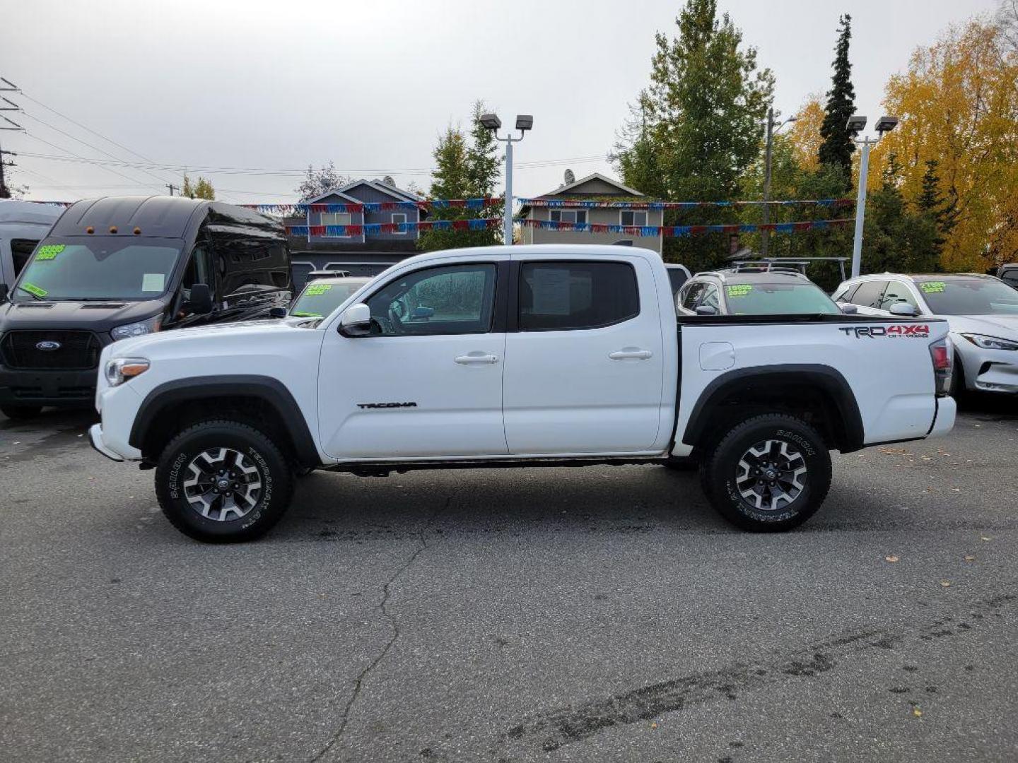 2022 WHITE TOYOTA TACOMA TRD DOUBLE CAB (3TMCZ5ANXNM) with an 3.5L engine, Automatic transmission, located at 929 East 8th Ave, Anchorage, AK, 99501, (907) 274-2277, 61.214783, -149.866074 - Photo#1