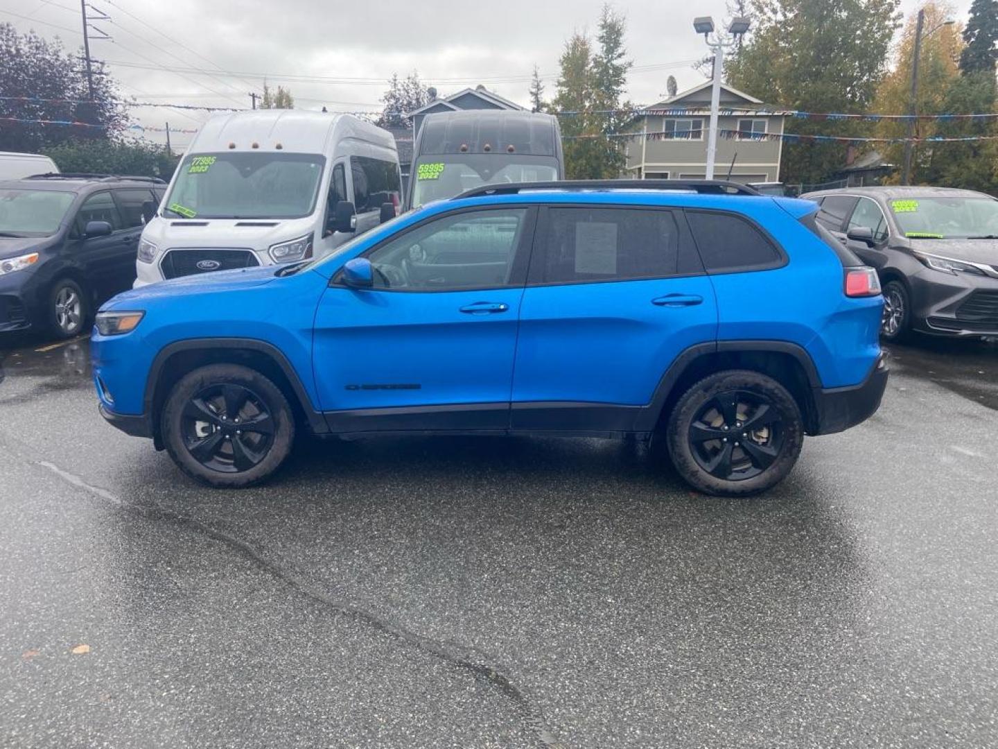 2021 BLUE JEEP CHEROKEE LATITUDE PLUS (1C4PJMLB0MD) with an 2.4L engine, Automatic transmission, located at 929 East 8th Ave, Anchorage, AK, 99501, (907) 274-2277, 61.214783, -149.866074 - Photo#1