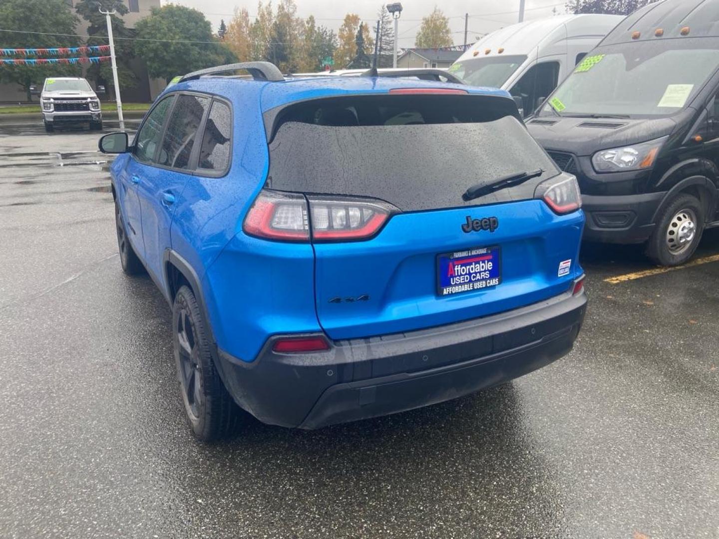 2021 BLUE JEEP CHEROKEE LATITUDE PLUS (1C4PJMLB0MD) with an 2.4L engine, Automatic transmission, located at 929 East 8th Ave, Anchorage, AK, 99501, (907) 274-2277, 61.214783, -149.866074 - Photo#2