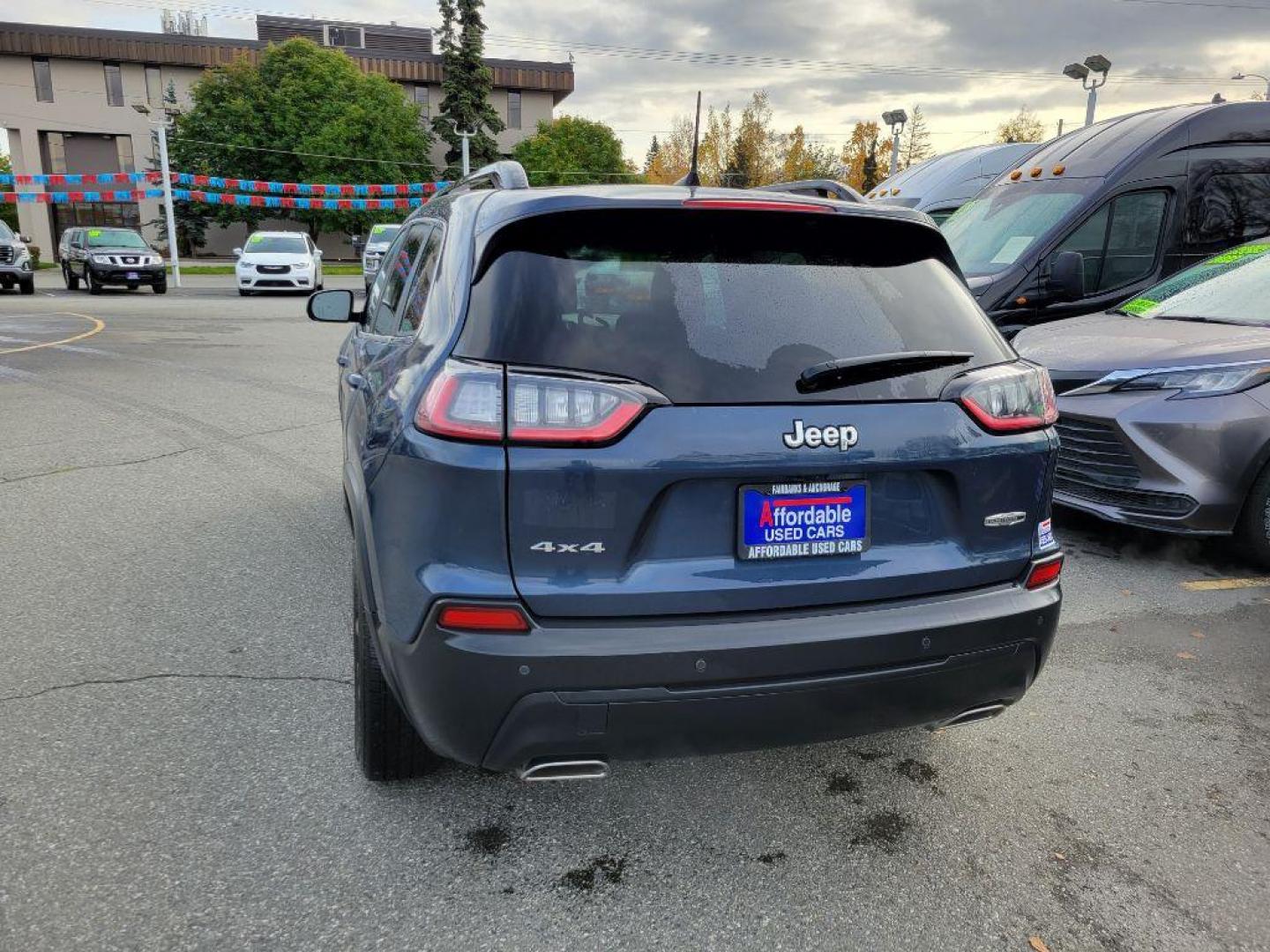 2022 BLUE JEEP CHEROKEE LATITUDE LUX (1C4PJMMX9ND) with an 3.2L engine, Automatic transmission, located at 929 East 8th Ave, Anchorage, AK, 99501, (907) 274-2277, 61.214783, -149.866074 - Photo#2