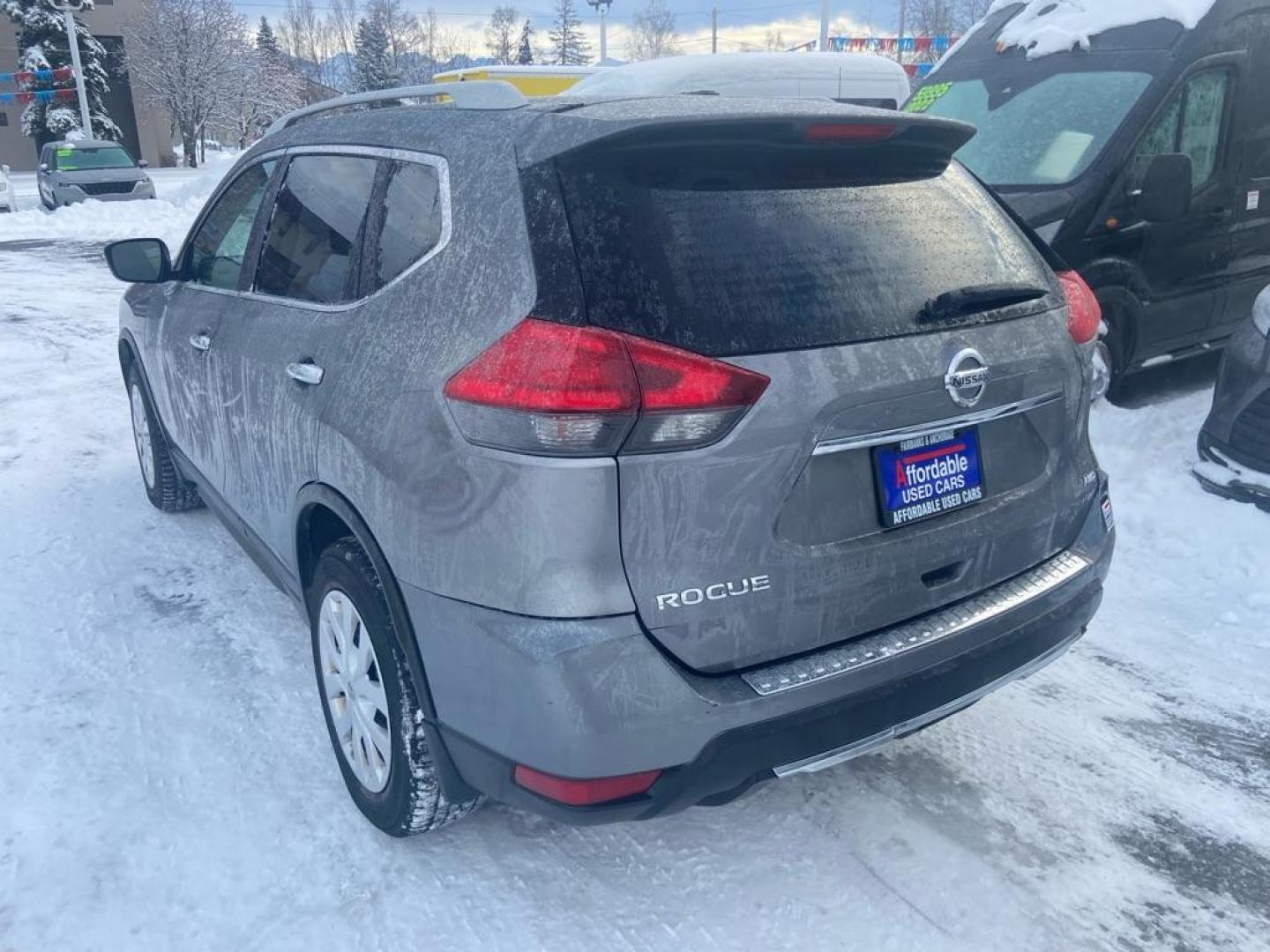 2017 GRAY NISSAN ROGUE S (JN8AT2MV9HW) with an 2.5L engine, Continuously Variable transmission, located at 929 East 8th Ave, Anchorage, AK, 99501, (907) 274-2277, 61.214783, -149.866074 - Photo#2