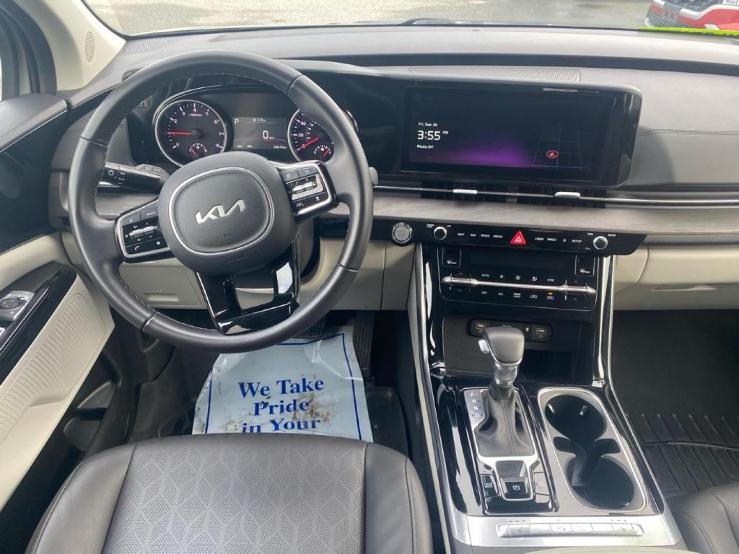 2024 GRAY KIA CARNIVAL EX (KNDNC5H37R6) with an 3.5L engine, Automatic transmission, located at 929 East 8th Ave, Anchorage, AK, 99501, (907) 274-2277, 61.214783, -149.866074 - Photo#4