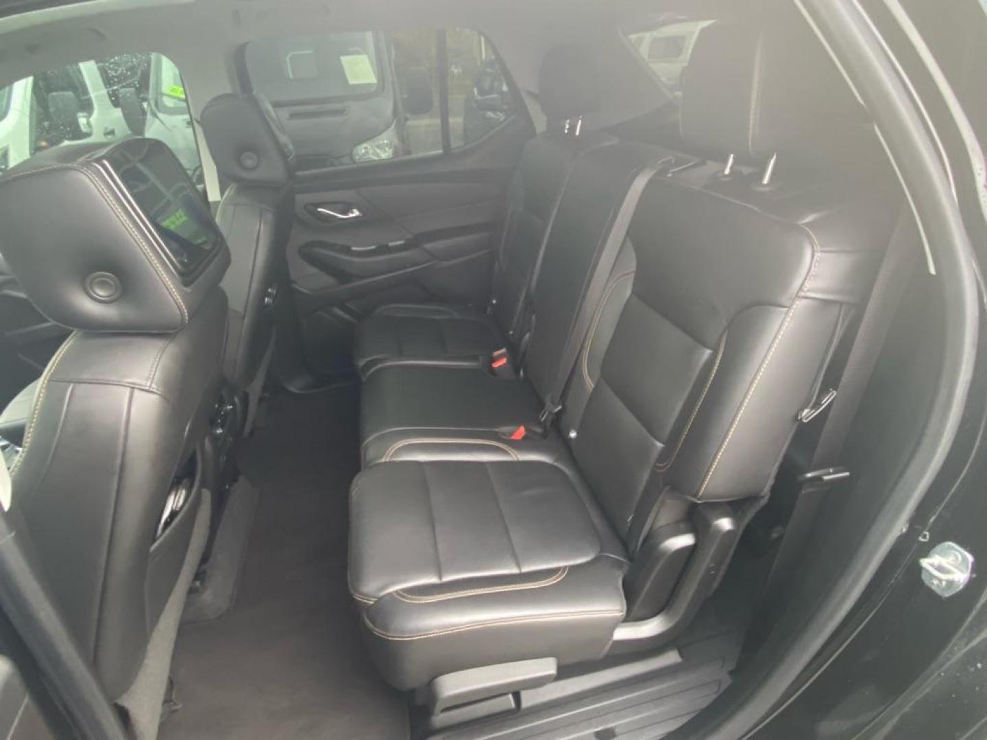 2020 BLACK CHEVROLET TRAVERSE LT (1GNEVHKW5LJ) with an 3.6L engine, Automatic transmission, located at 929 East 8th Ave, Anchorage, AK, 99501, (907) 274-2277, 61.214783, -149.866074 - Photo#3