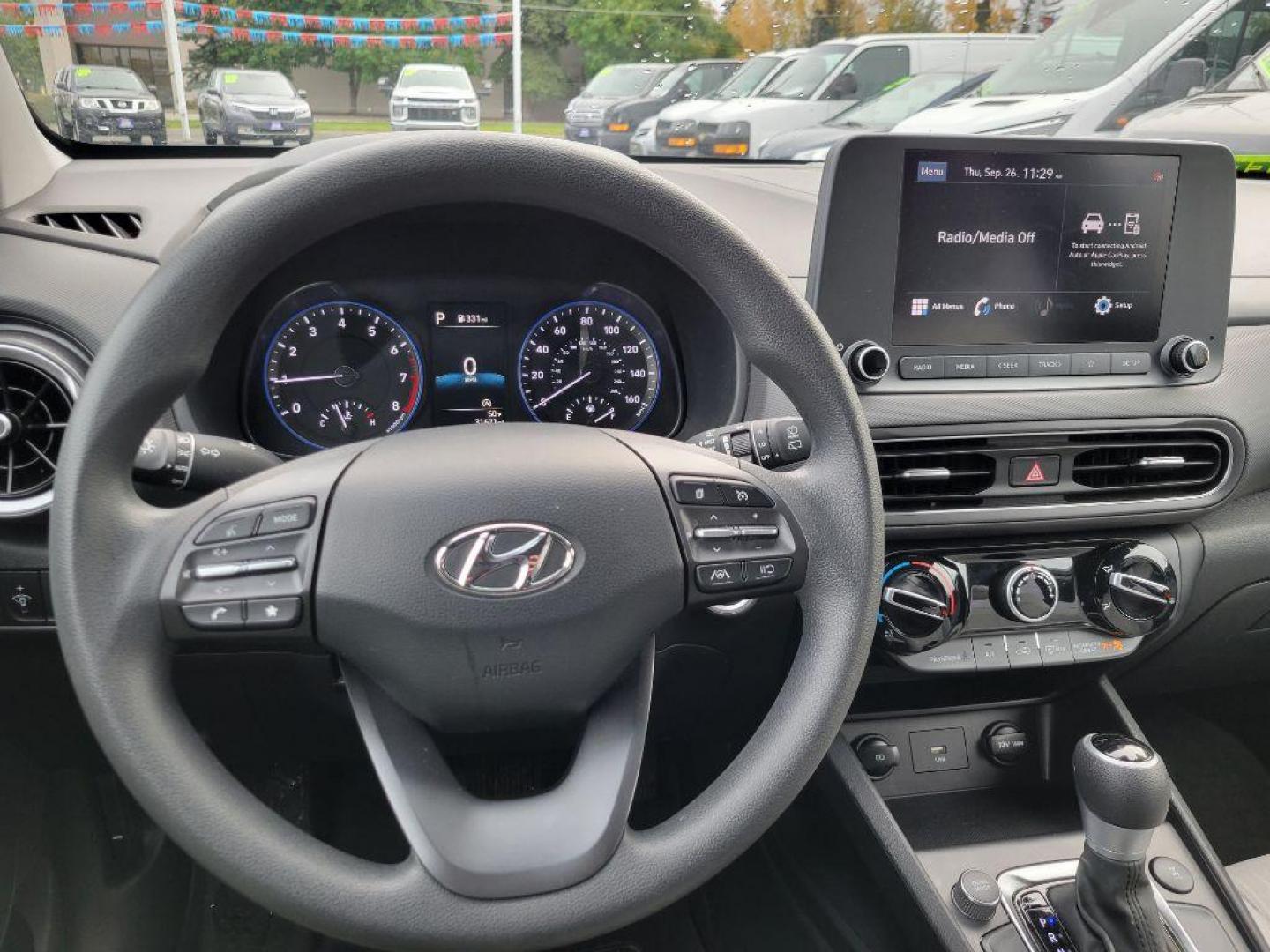 2023 WHITE HYUNDAI KONA SEL SEL (KM8K6CAB8PU) with an 2.0L engine, Continuously Variable transmission, located at 929 East 8th Ave, Anchorage, AK, 99501, (907) 274-2277, 61.214783, -149.866074 - Photo#4