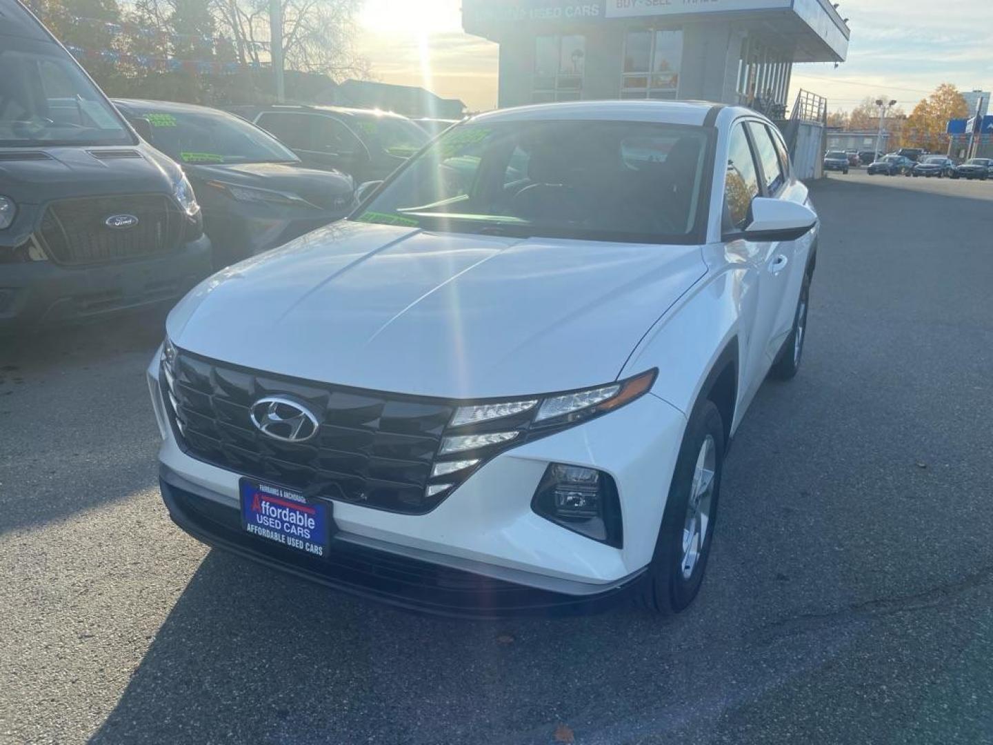 2022 WHITE HYUNDAI TUCSON SE (5NMJACAE7NH) with an 2.5L engine, Automatic transmission, located at 929 East 8th Ave, Anchorage, AK, 99501, (907) 274-2277, 61.214783, -149.866074 - Photo#0