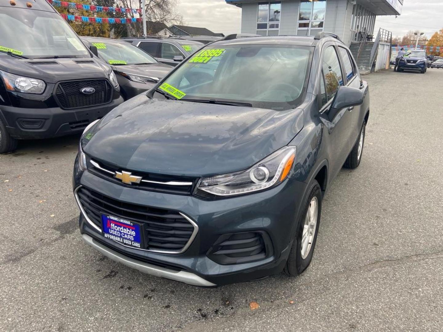 2021 GRAY CHEVROLET TRAX LT 1LT (KL7CJPSM6MB) with an 1.4L engine, Automatic transmission, located at 929 East 8th Ave, Anchorage, AK, 99501, (907) 274-2277, 61.214783, -149.866074 - Photo#0