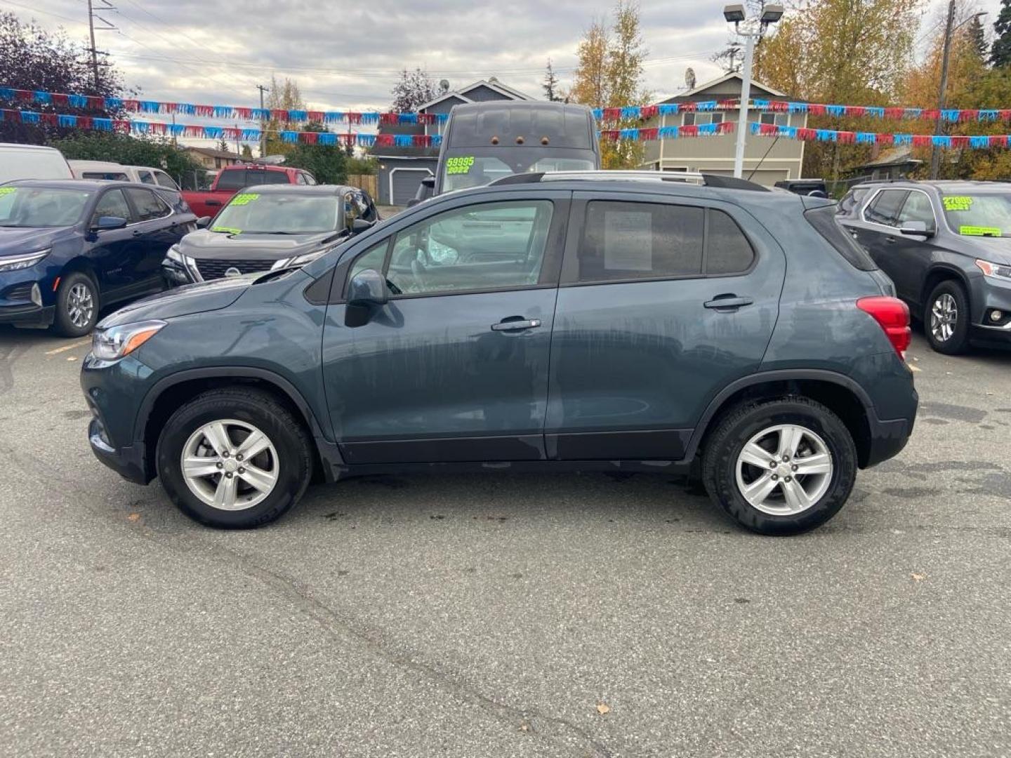 2021 GRAY CHEVROLET TRAX LT 1LT (KL7CJPSM6MB) with an 1.4L engine, Automatic transmission, located at 929 East 8th Ave, Anchorage, AK, 99501, (907) 274-2277, 61.214783, -149.866074 - Photo#1