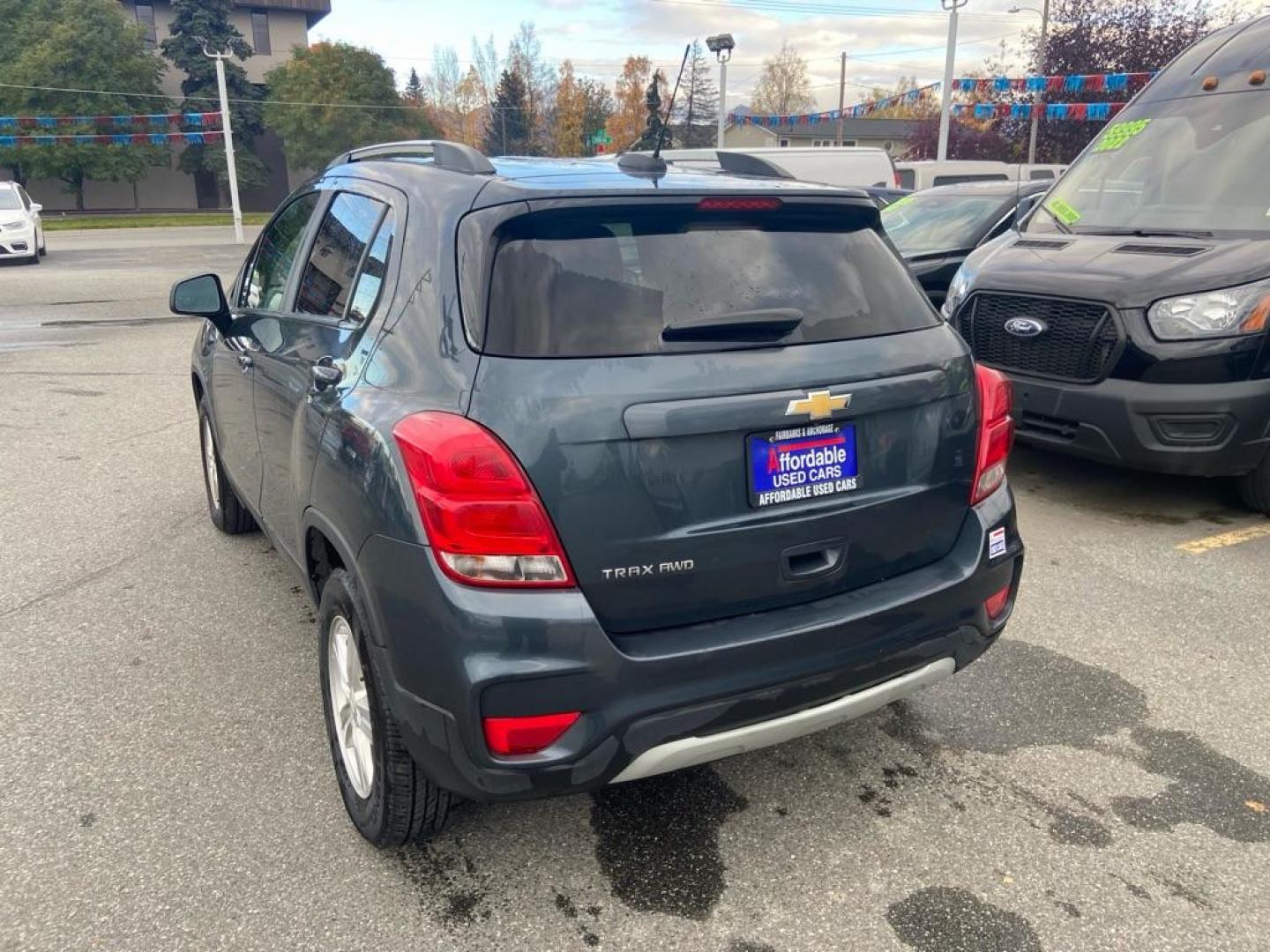 2021 GRAY CHEVROLET TRAX LT 1LT (KL7CJPSM6MB) with an 1.4L engine, Automatic transmission, located at 929 East 8th Ave, Anchorage, AK, 99501, (907) 274-2277, 61.214783, -149.866074 - Photo#2