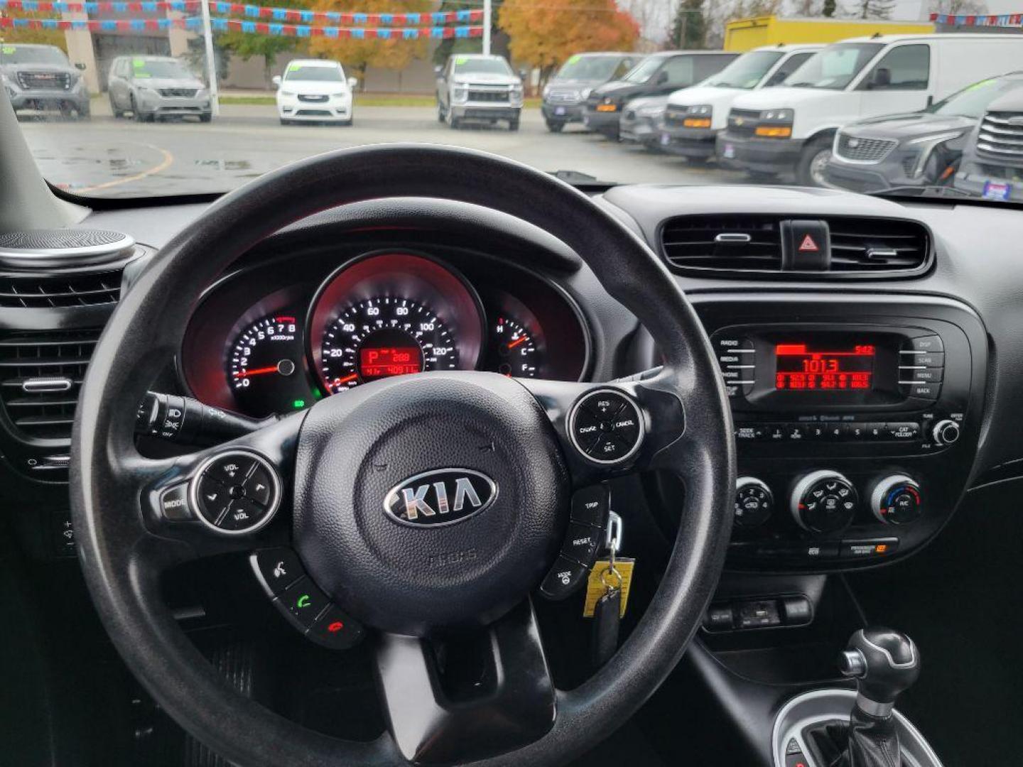 2015 BLACK KIA SOUL (KNDJN2A26F7) with an 1.6L engine, Automatic transmission, located at 929 East 8th Ave, Anchorage, AK, 99501, (907) 274-2277, 61.214783, -149.866074 - Photo#4