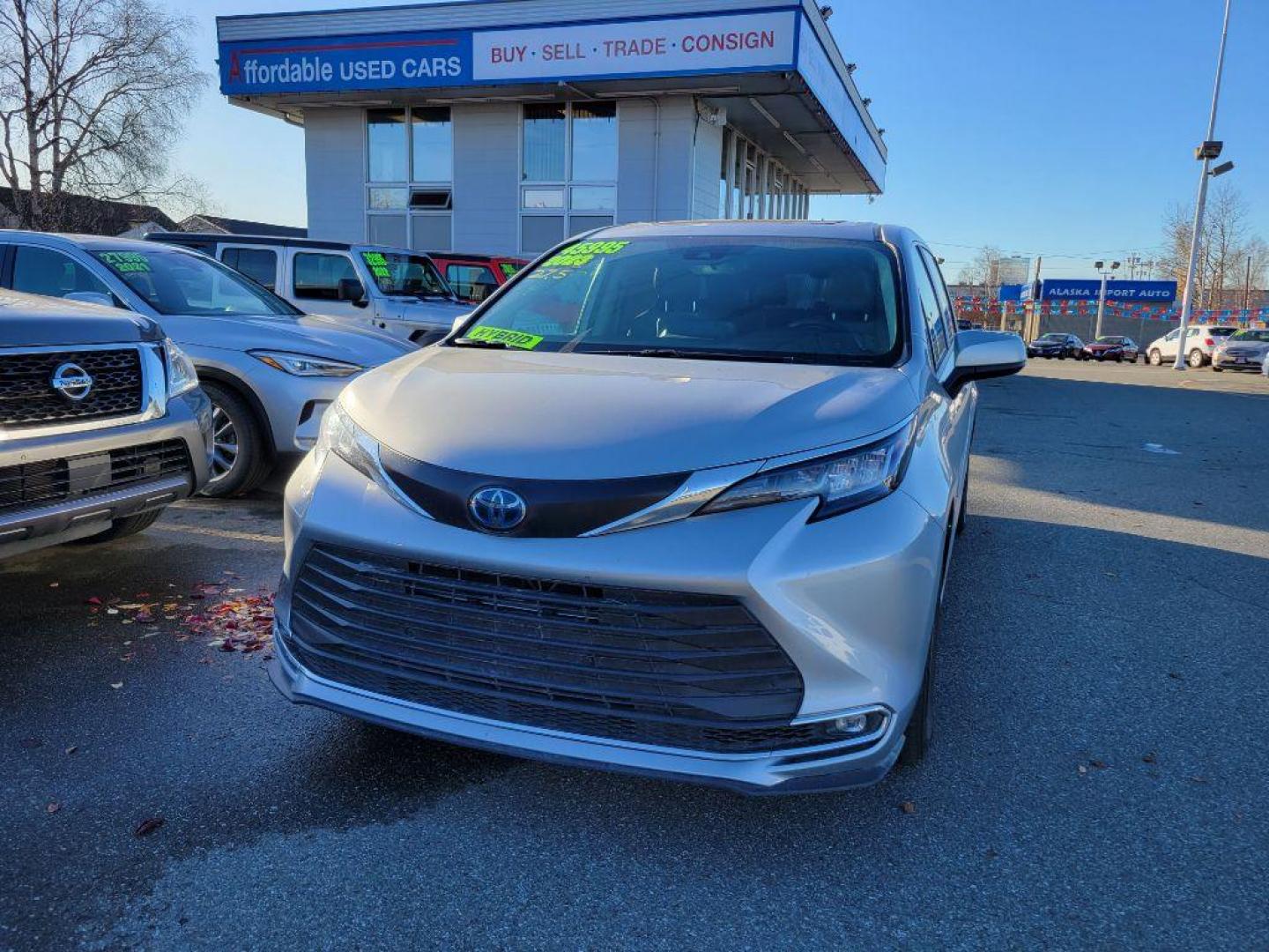 2023 SILVER TOYOTA SIENNA XLE AWD XLE (5TDYSKFC7PS) with an 2.5L engine, Automatic transmission, located at 929 East 8th Ave, Anchorage, AK, 99501, (907) 274-2277, 61.214783, -149.866074 - Photo#0