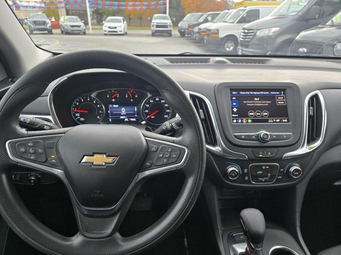 2022 SILVER CHEVROLET EQUINOX LT LT (3GNAXUEV4NL) with an 1.5L engine, Automatic transmission, located at 929 East 8th Ave, Anchorage, AK, 99501, (907) 274-2277, 61.214783, -149.866074 - Photo#4