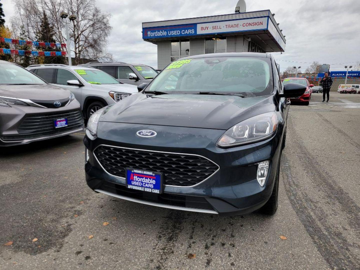 2022 BLUE FORD ESCAPE SEL SEL (1FMCU9H61NU) with an 1.5L engine, Automatic transmission, located at 929 East 8th Ave, Anchorage, AK, 99501, (907) 274-2277, 61.214783, -149.866074 - Photo#0