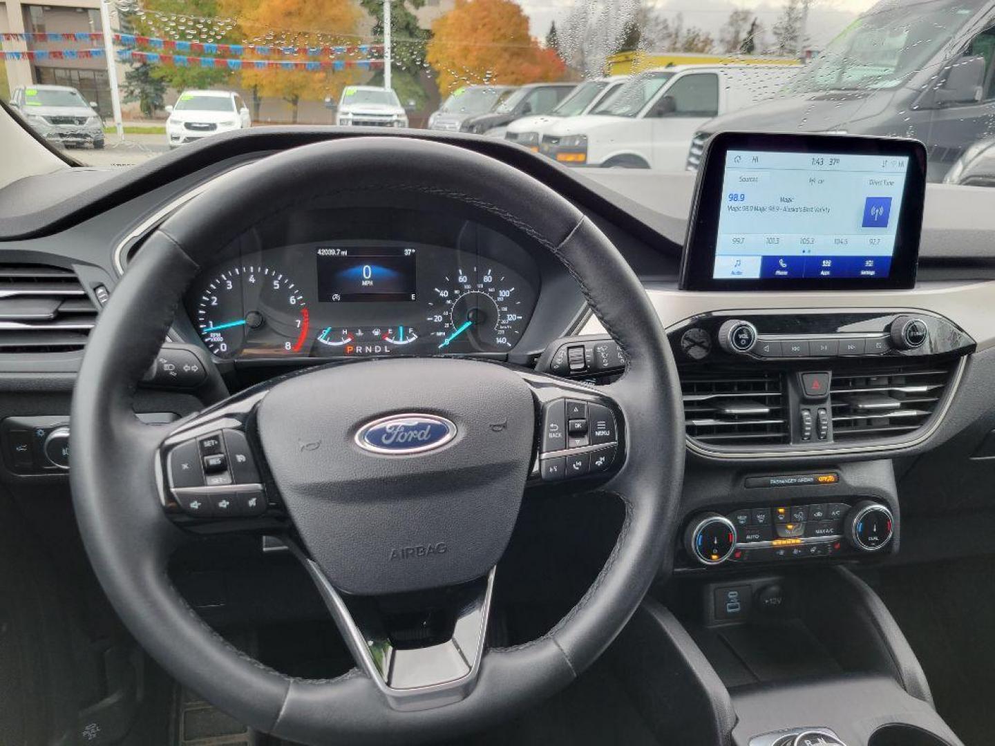 2022 BLUE FORD ESCAPE SEL SEL (1FMCU9H61NU) with an 1.5L engine, Automatic transmission, located at 929 East 8th Ave, Anchorage, AK, 99501, (907) 274-2277, 61.214783, -149.866074 - Photo#4