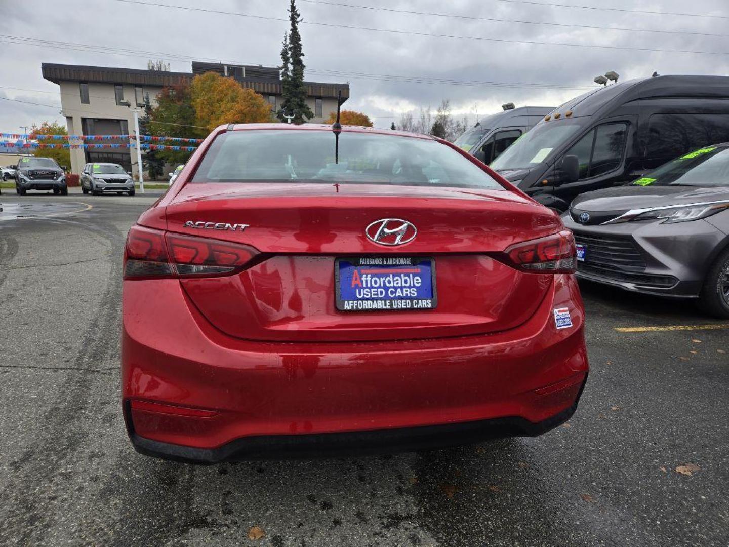 2021 RED HYUNDAI ACCENT SE SE (3KPC24A67ME) with an 1.6L engine, 6-Speed Manual transmission, located at 929 East 8th Ave, Anchorage, AK, 99501, (907) 274-2277, 61.214783, -149.866074 - Photo#2