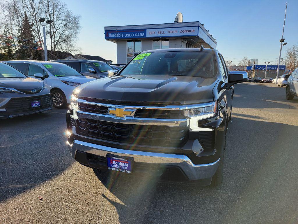 photo of 2023 CHEVROLET SILVERADO 1500 LT