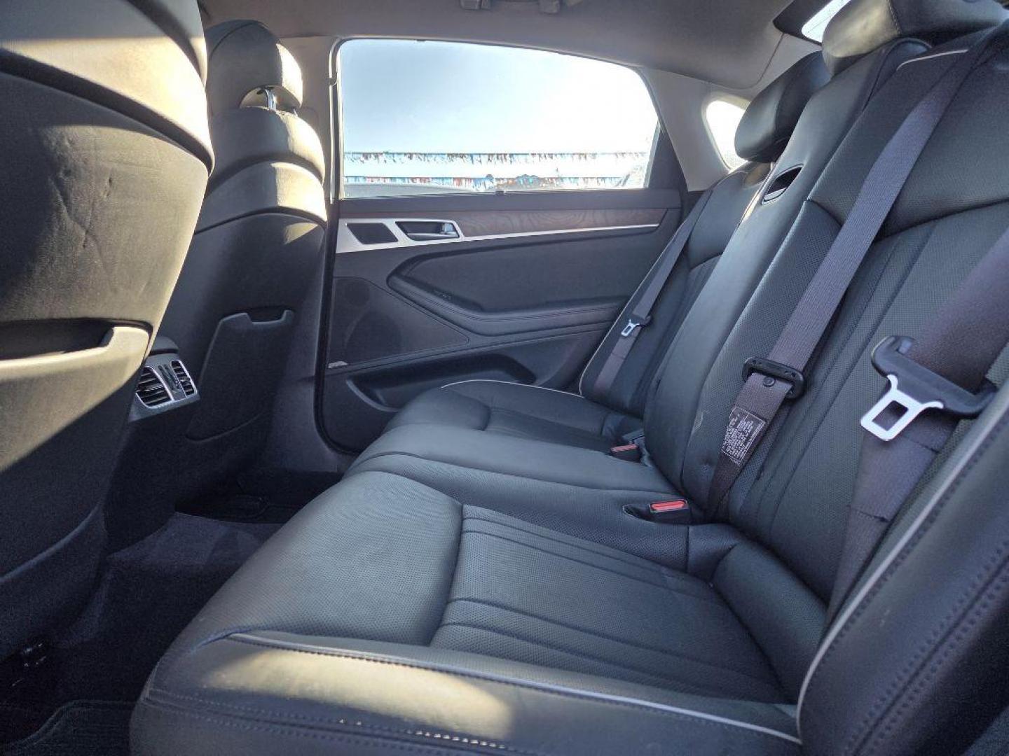 2015 WHITE HYUNDAI GENESIS 3.8L (KMHGN4JE6FU) with an 3.8L engine, Automatic transmission, located at 929 East 8th Ave, Anchorage, AK, 99501, (907) 274-2277, 61.214783, -149.866074 - Photo#3