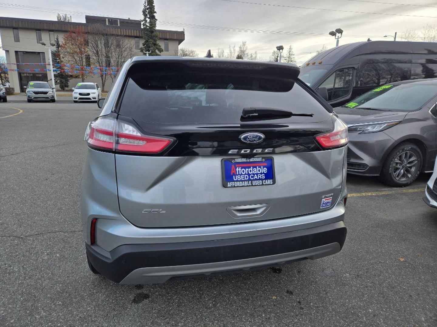 2022 SILVER FORD EDGE SEL (2FMPK4J94NB) with an 2.0L engine, Automatic transmission, located at 929 East 8th Ave, Anchorage, AK, 99501, (907) 274-2277, 61.214783, -149.866074 - Photo#2