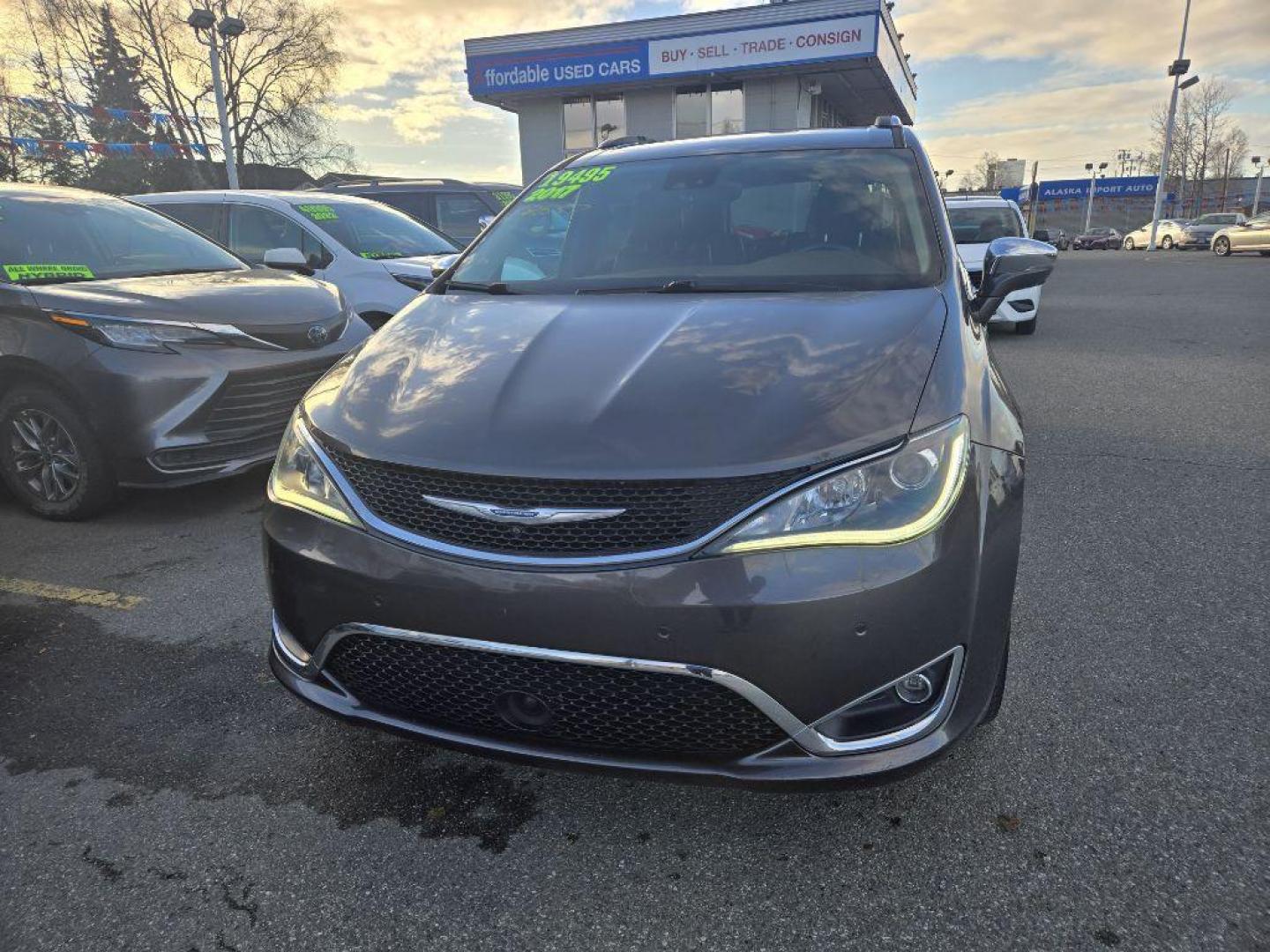 2017 GRAY CHRYSLER PACIFICA LIMITED (2C4RC1GG5HR) with an 3.6L engine, Automatic transmission, located at 929 East 8th Ave, Anchorage, AK, 99501, (907) 274-2277, 61.214783, -149.866074 - Photo#0