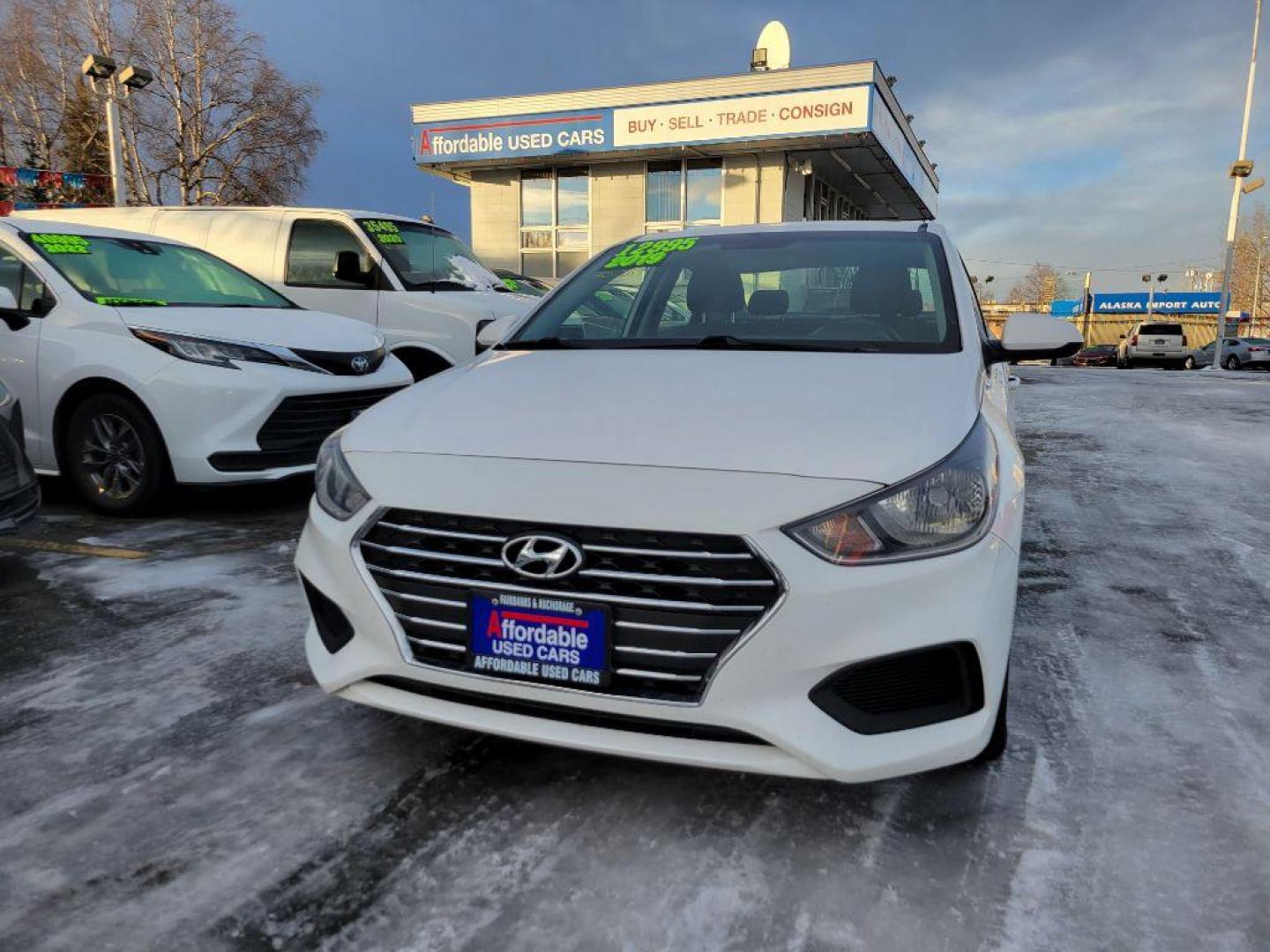 2019 WHITE HYUNDAI ACCENT SE (3KPC24A33KE) with an 1.6L engine, Automatic transmission, located at 929 East 8th Ave, Anchorage, AK, 99501, (907) 274-2277, 61.214783, -149.866074 - Photo#0