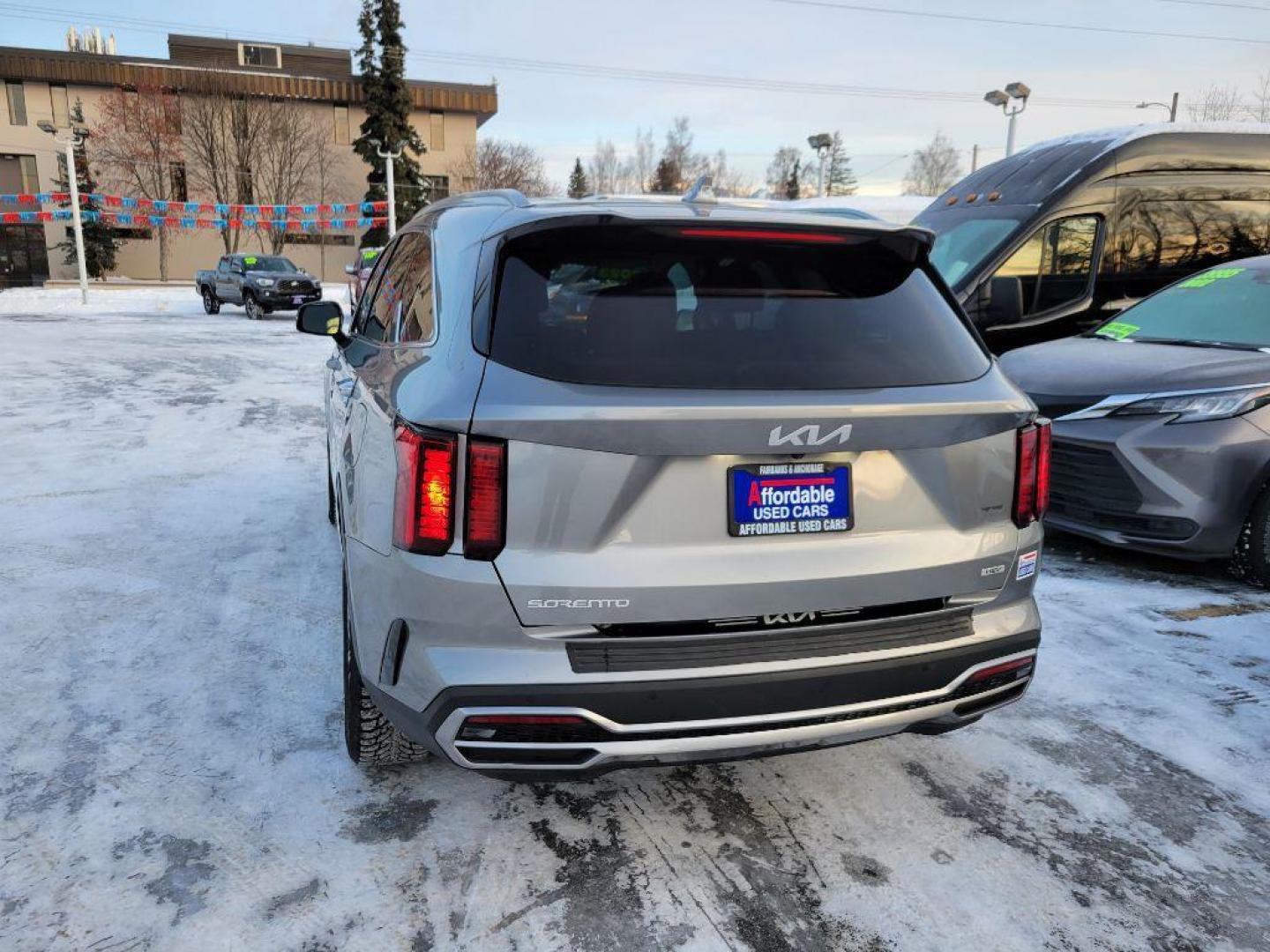 2023 SILVER KIA SORENTO EX (KNDRHDLG8P5) with an 1.6L engine, Automatic transmission, located at 929 East 8th Ave, Anchorage, AK, 99501, (907) 274-2277, 61.214783, -149.866074 - Photo#2