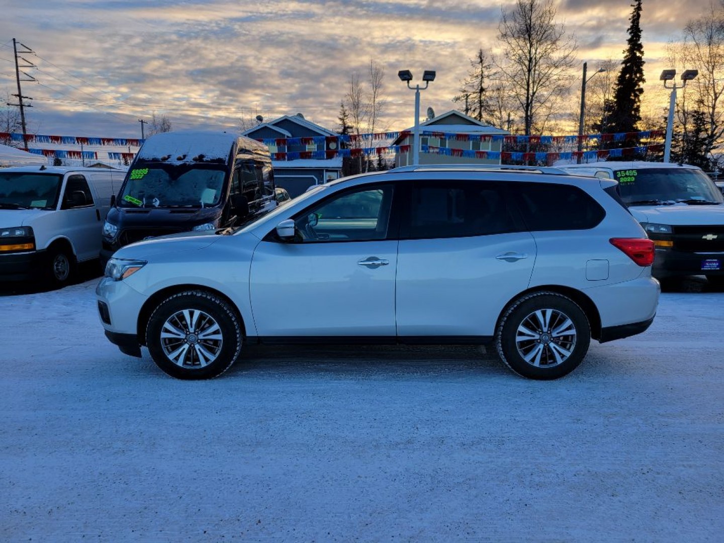 2020 SILVER NISSAN PATHFINDER SL (5N1DR2CN3LC) with an 3.5L engine, Continuously Variable transmission, located at 929 East 8th Ave, Anchorage, AK, 99501, (907) 274-2277, 61.214783, -149.866074- Photo#1