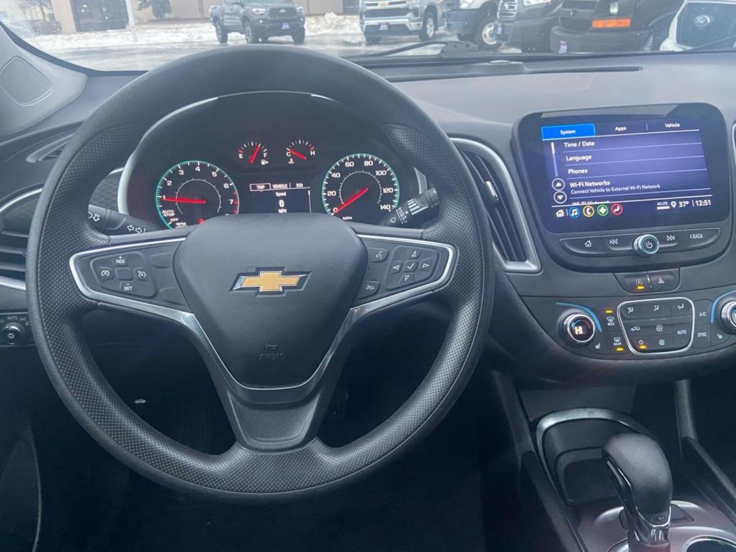 2022 SILVER CHEVROLET MALIBU LT (1G1ZD5ST3NF) with an 1.5L engine, Continuously Variable transmission, located at 929 East 8th Ave, Anchorage, AK, 99501, (907) 274-2277, 61.214783, -149.866074 - Photo#4