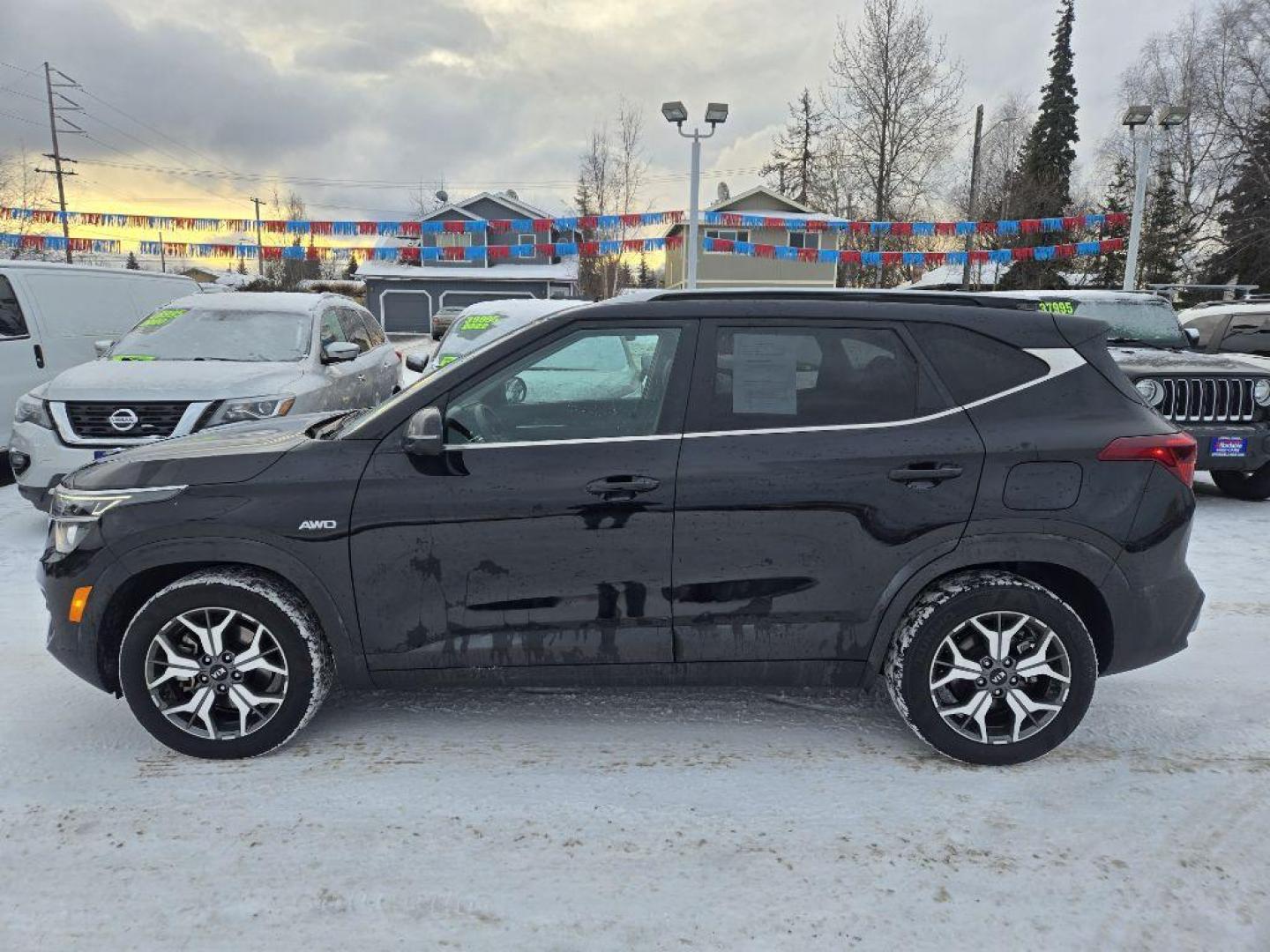 2021 BLACK KIA SELTOS EX (KNDERCAA9M7) with an 2.0L engine, Continuously Variable transmission, located at 929 East 8th Ave, Anchorage, AK, 99501, (907) 274-2277, 61.214783, -149.866074 - Photo#1