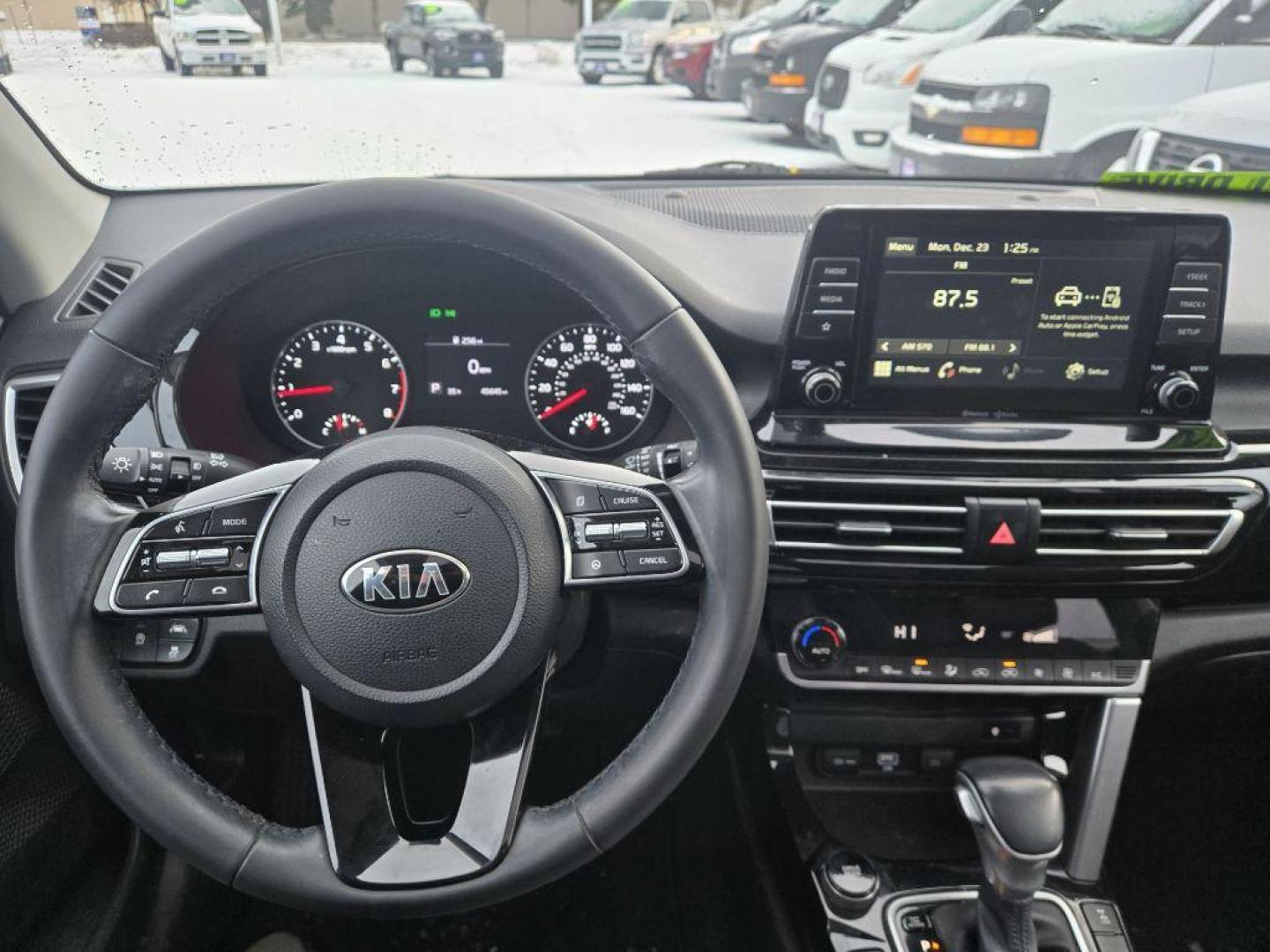 2021 BLACK KIA SELTOS EX (KNDERCAA9M7) with an 2.0L engine, Continuously Variable transmission, located at 929 East 8th Ave, Anchorage, AK, 99501, (907) 274-2277, 61.214783, -149.866074 - Photo#4