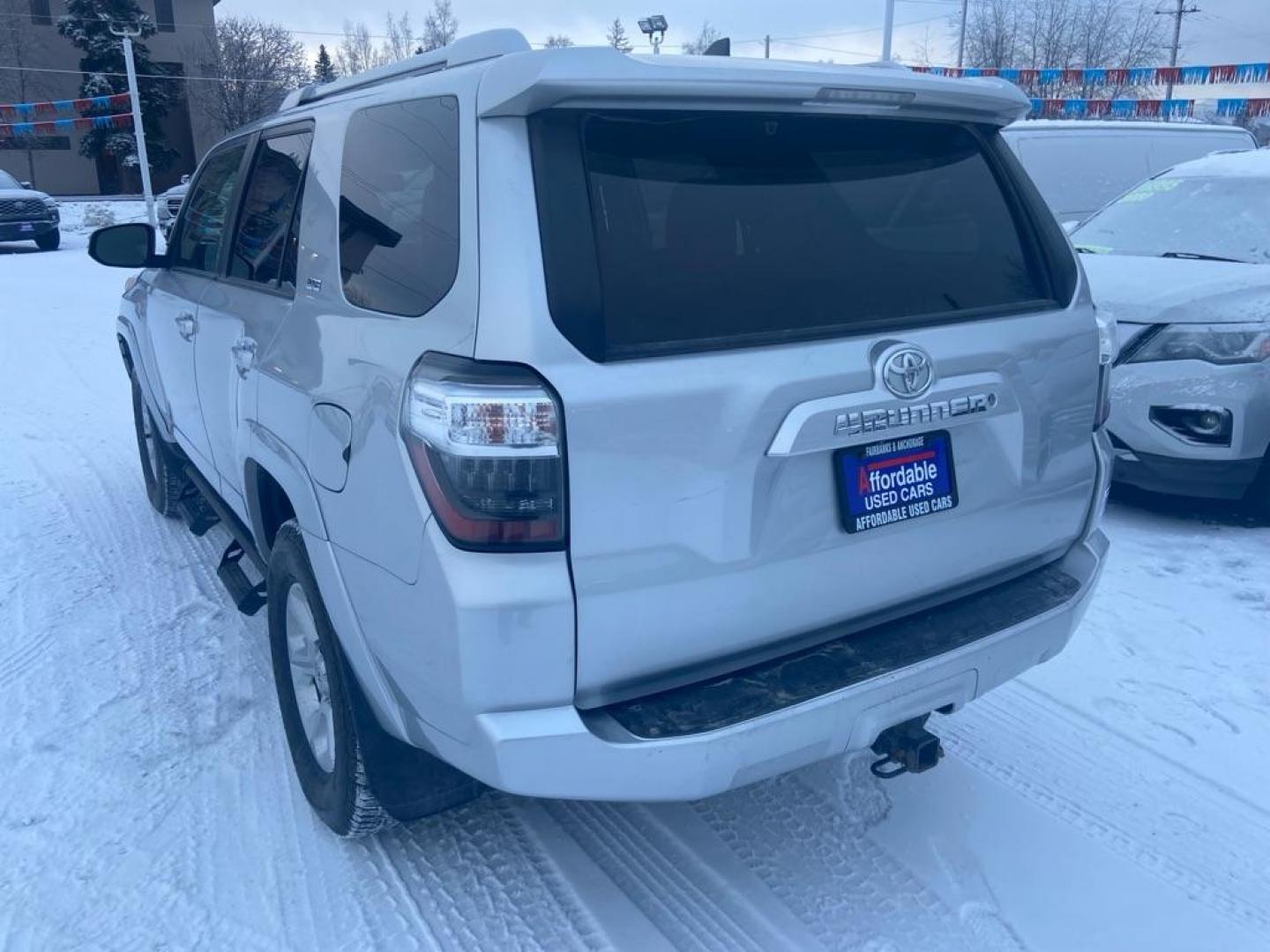 2018 SILVER TOYOTA 4RUNNER SR5/SR5 PREMIUM (JTEBU5JRXJ5) with an 4.0L engine, Automatic transmission, located at 929 East 8th Ave, Anchorage, AK, 99501, (907) 274-2277, 61.214783, -149.866074 - Photo#2