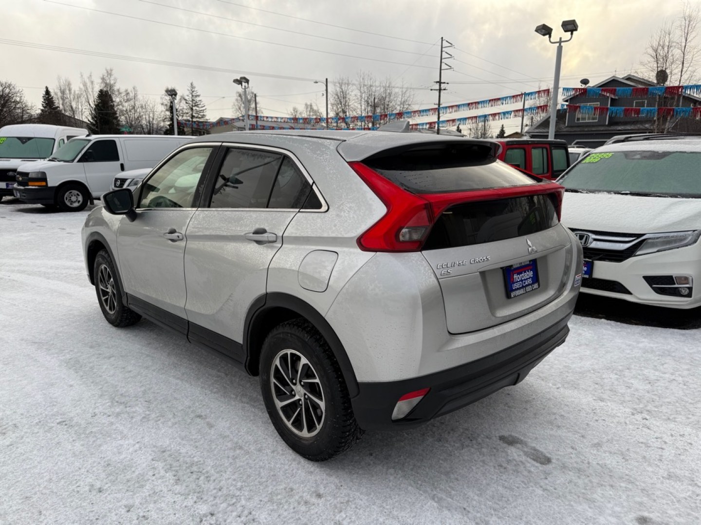 2020 SILVER MITSUBISHI ECLIPSE CROSS ES (JA4AT3AA2LZ) with an 1.5L engine, Automatic transmission, located at 929 East 8th Ave, Anchorage, AK, 99501, (907) 274-2277, 61.214783, -149.866074- Photo#2