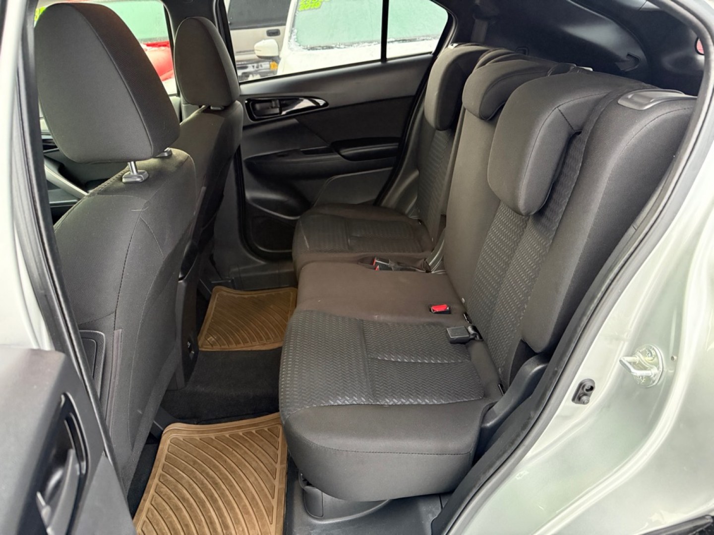 2020 SILVER MITSUBISHI ECLIPSE CROSS ES (JA4AT3AA2LZ) with an 1.5L engine, Automatic transmission, located at 929 East 8th Ave, Anchorage, AK, 99501, (907) 274-2277, 61.214783, -149.866074- Photo#3