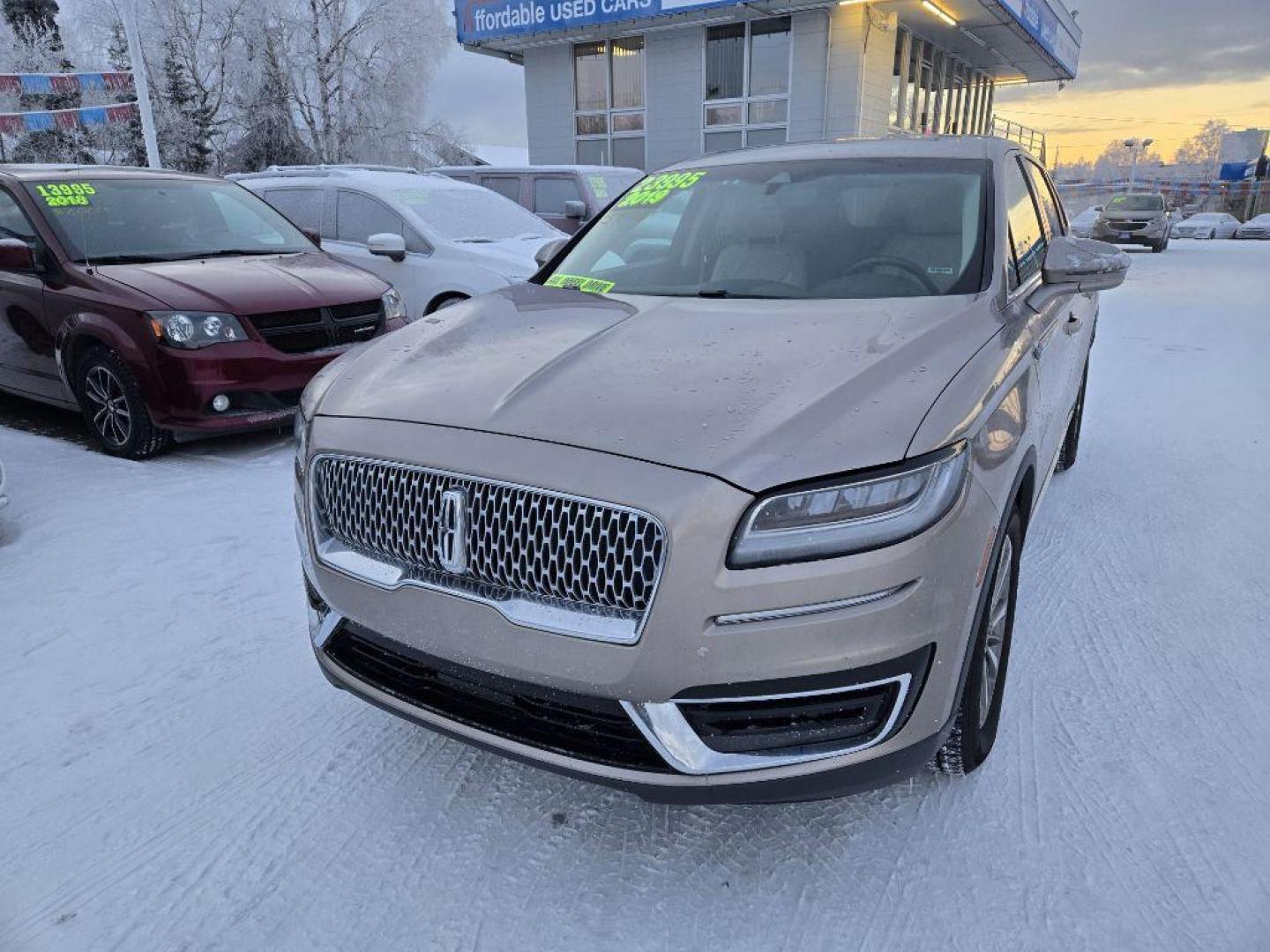 2019 TAN LINCOLN NAUTILUS SELECT (2LMPJ8K96KB) with an 2.0L engine, Automatic transmission, located at 929 East 8th Ave, Anchorage, AK, 99501, (907) 274-2277, 61.214783, -149.866074 - Photo#0