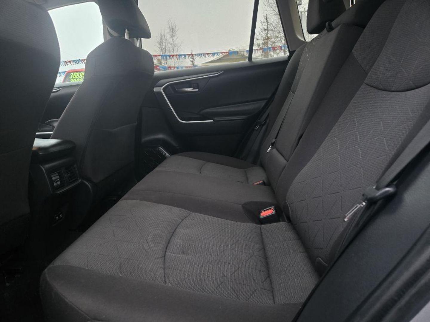 2021 SILVER TOYOTA RAV4 XLE (2T3P1RFVXMC) with an 2.5L engine, Automatic transmission, located at 929 East 8th Ave, Anchorage, AK, 99501, (907) 274-2277, 61.214783, -149.866074 - Photo#3