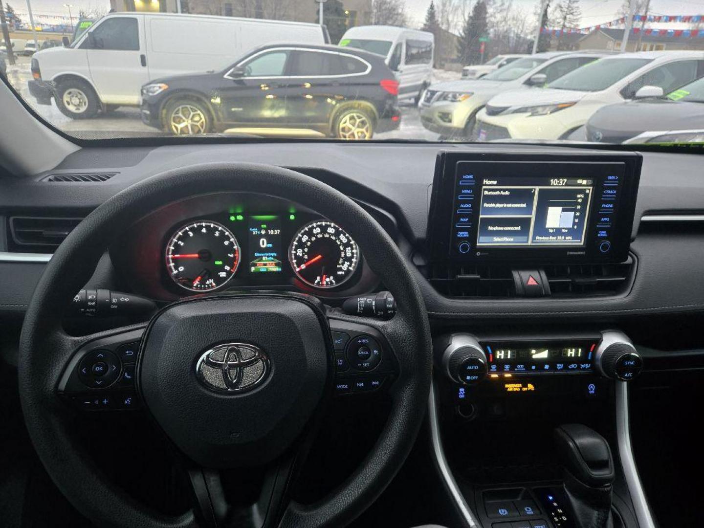 2021 SILVER TOYOTA RAV4 XLE (2T3P1RFVXMC) with an 2.5L engine, Automatic transmission, located at 929 East 8th Ave, Anchorage, AK, 99501, (907) 274-2277, 61.214783, -149.866074 - Photo#4