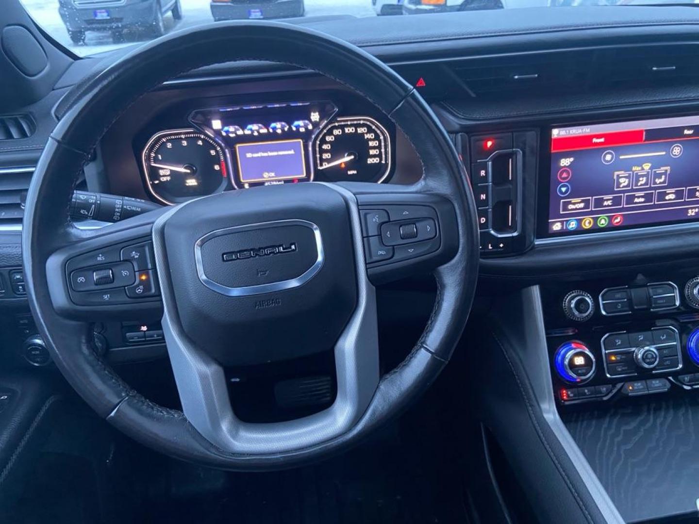 2021 BLACK GMC YUKON XL DENALI (1GKS2JKL2MR) with an 6.2L engine, Automatic transmission, located at 929 East 8th Ave, Anchorage, AK, 99501, (907) 274-2277, 61.214783, -149.866074 - Photo#4