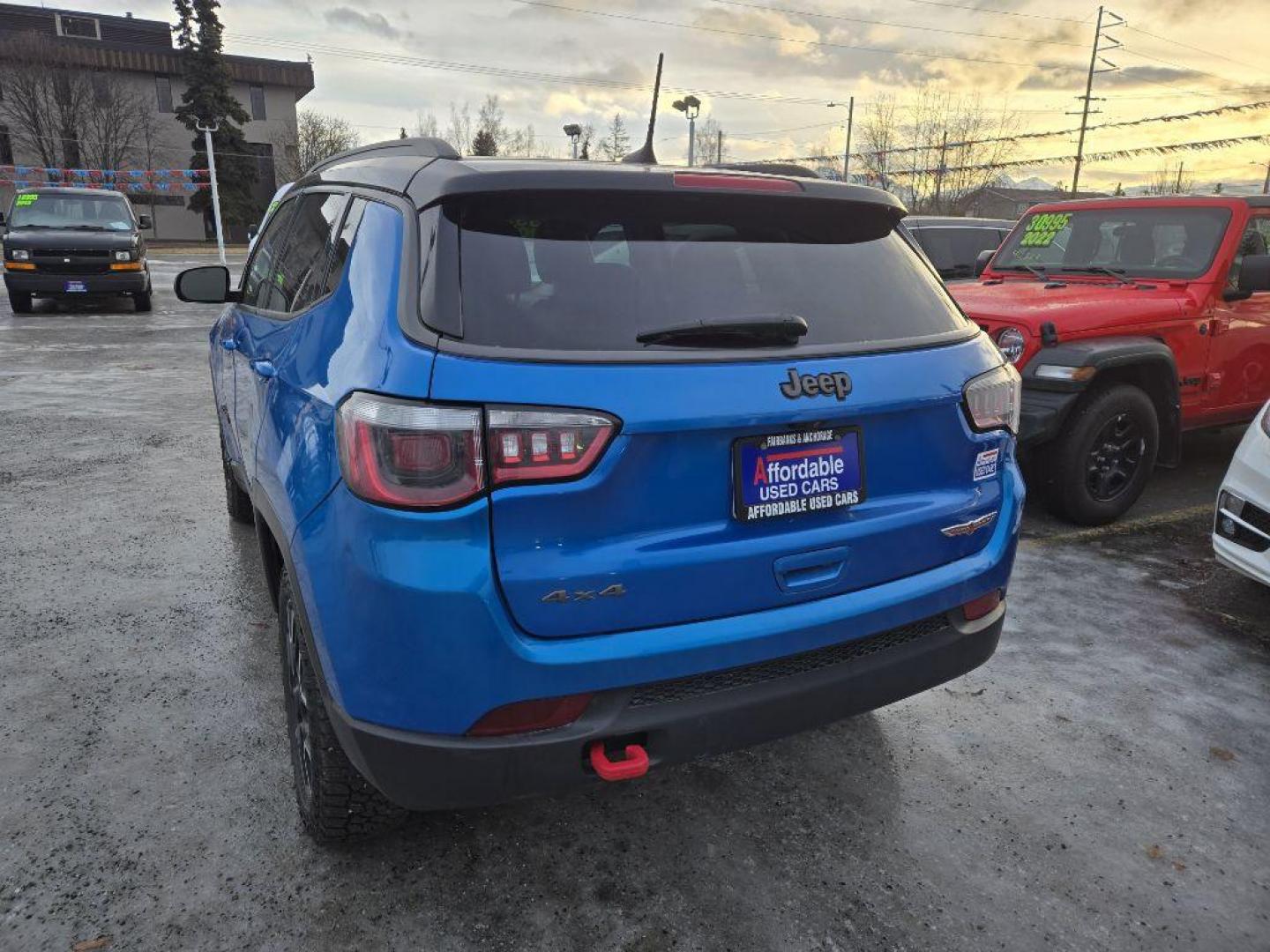 2020 BLUE JEEP COMPASS TRAILHAWK (3C4NJDDB7LT) with an 2.4L engine, Automatic transmission, located at 929 East 8th Ave, Anchorage, AK, 99501, (907) 274-2277, 61.214783, -149.866074 - Photo#2