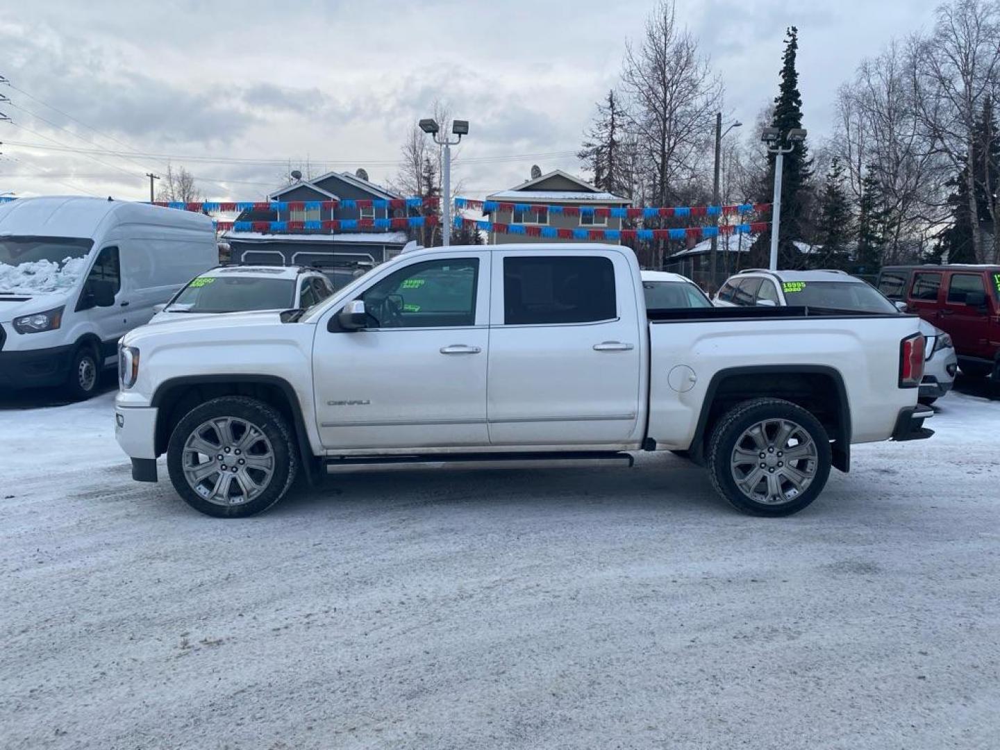 2018 WHITE GMC SIERRA 1500 DENALI (3GTU2PEJ3JG) with an 6.2L engine, Automatic transmission, located at 929 East 8th Ave, Anchorage, AK, 99501, (907) 274-2277, 61.214783, -149.866074 - Photo#1