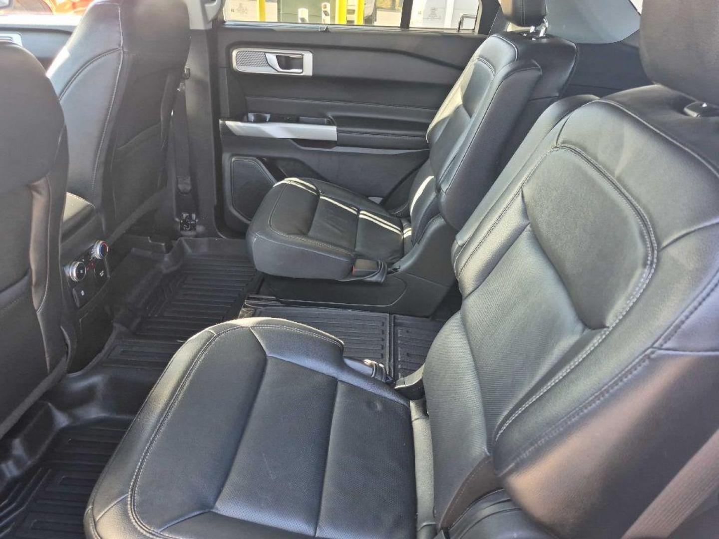 2022 SILVER FORD EXPLORER LIMITED (1FMSK8FH0NG) with an 2.3L engine, Automatic transmission, located at 929 East 8th Ave, Anchorage, AK, 99501, (907) 274-2277, 61.214783, -149.866074 - Photo#3