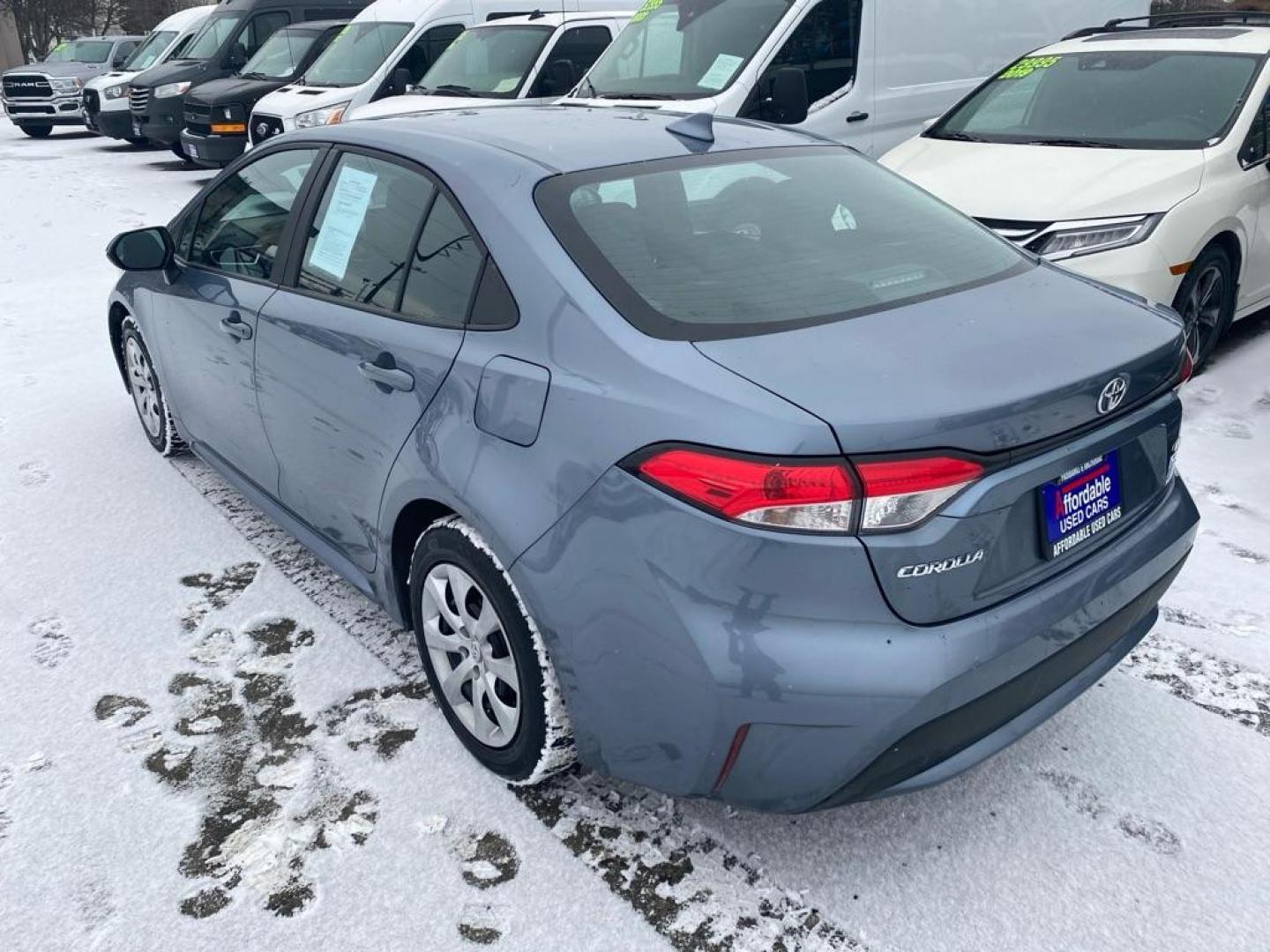 2022 GRAY TOYOTA COROLLA LE LE (5YFEPMAE4NP) with an 1.8L engine, Continuously Variable transmission, located at 929 East 8th Ave, Anchorage, AK, 99501, (907) 274-2277, 61.214783, -149.866074 - Photo#2