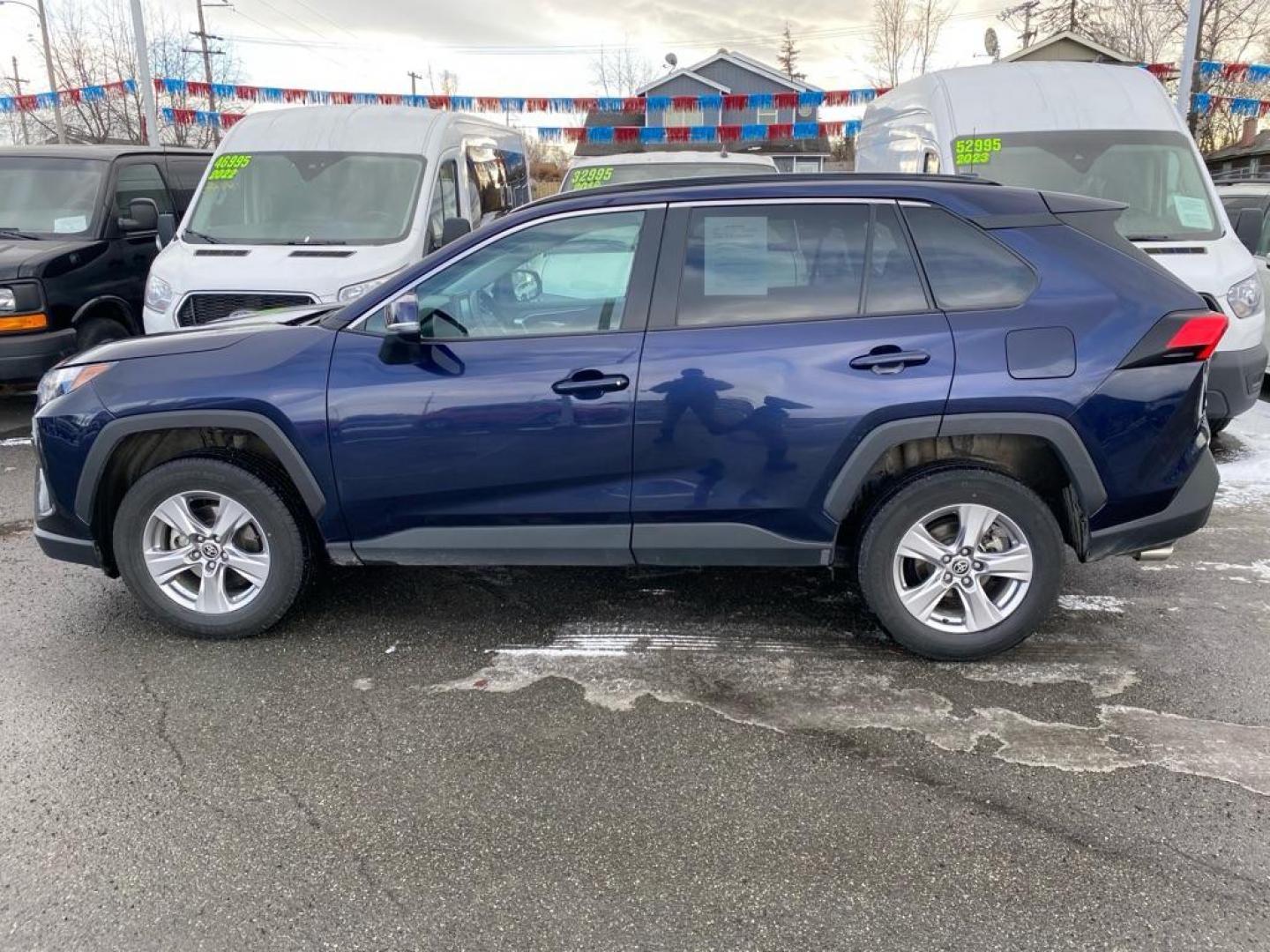 2022 BLUE TOYOTA RAV4 XLE XLE (2T3P1RFV9NW) with an 2.5L engine, Automatic transmission, located at 929 East 8th Ave, Anchorage, AK, 99501, (907) 274-2277, 61.214783, -149.866074 - Photo#1