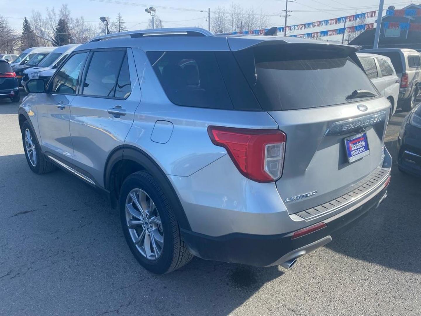 2022 SILVER FORD EXPLORER LIMITED (1FMSK8FH4NG) with an 2.3L engine, Automatic transmission, located at 929 East 8th Ave, Anchorage, AK, 99501, (907) 274-2277, 61.214783, -149.866074 - Photo#2