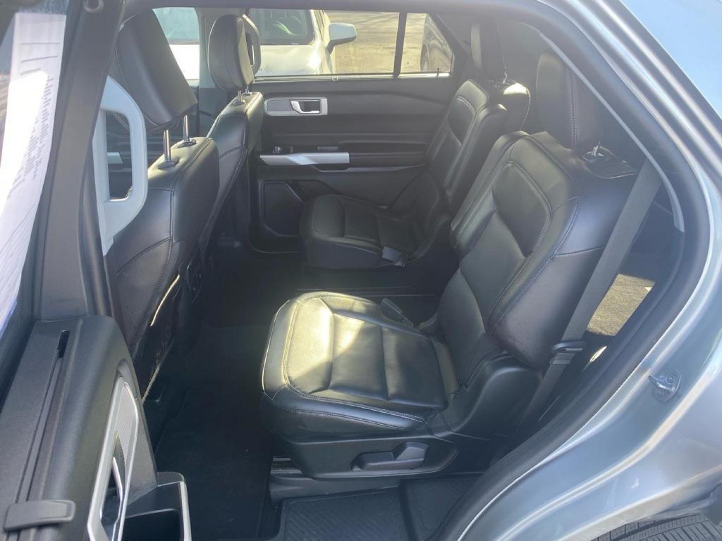 2022 SILVER FORD EXPLORER LIMITED (1FMSK8FH4NG) with an 2.3L engine, Automatic transmission, located at 929 East 8th Ave, Anchorage, AK, 99501, (907) 274-2277, 61.214783, -149.866074 - Photo#3
